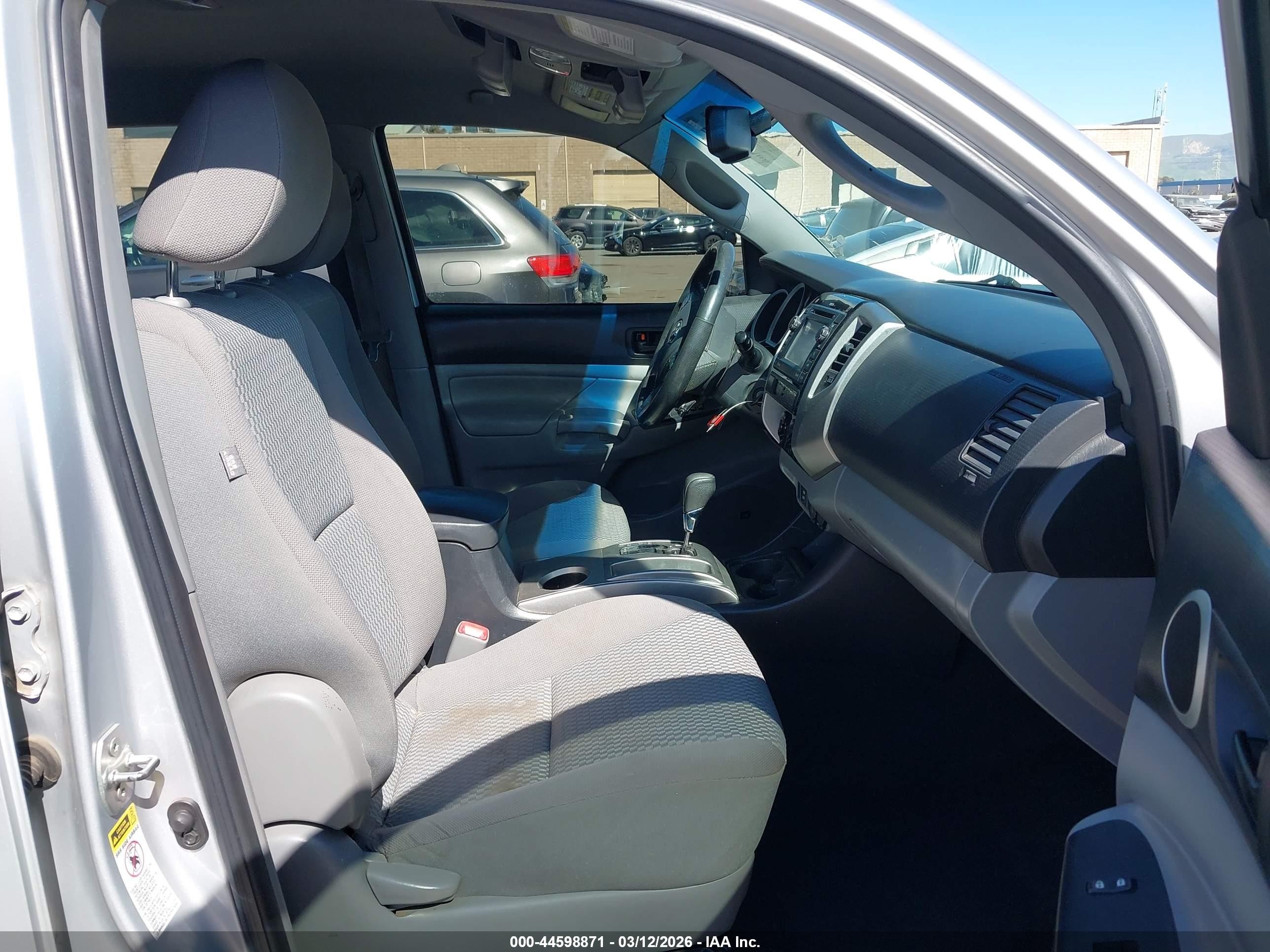2013 Toyota Tacoma Prerunner V6 Серебряный vin: 3TMKU4HN7DM034931