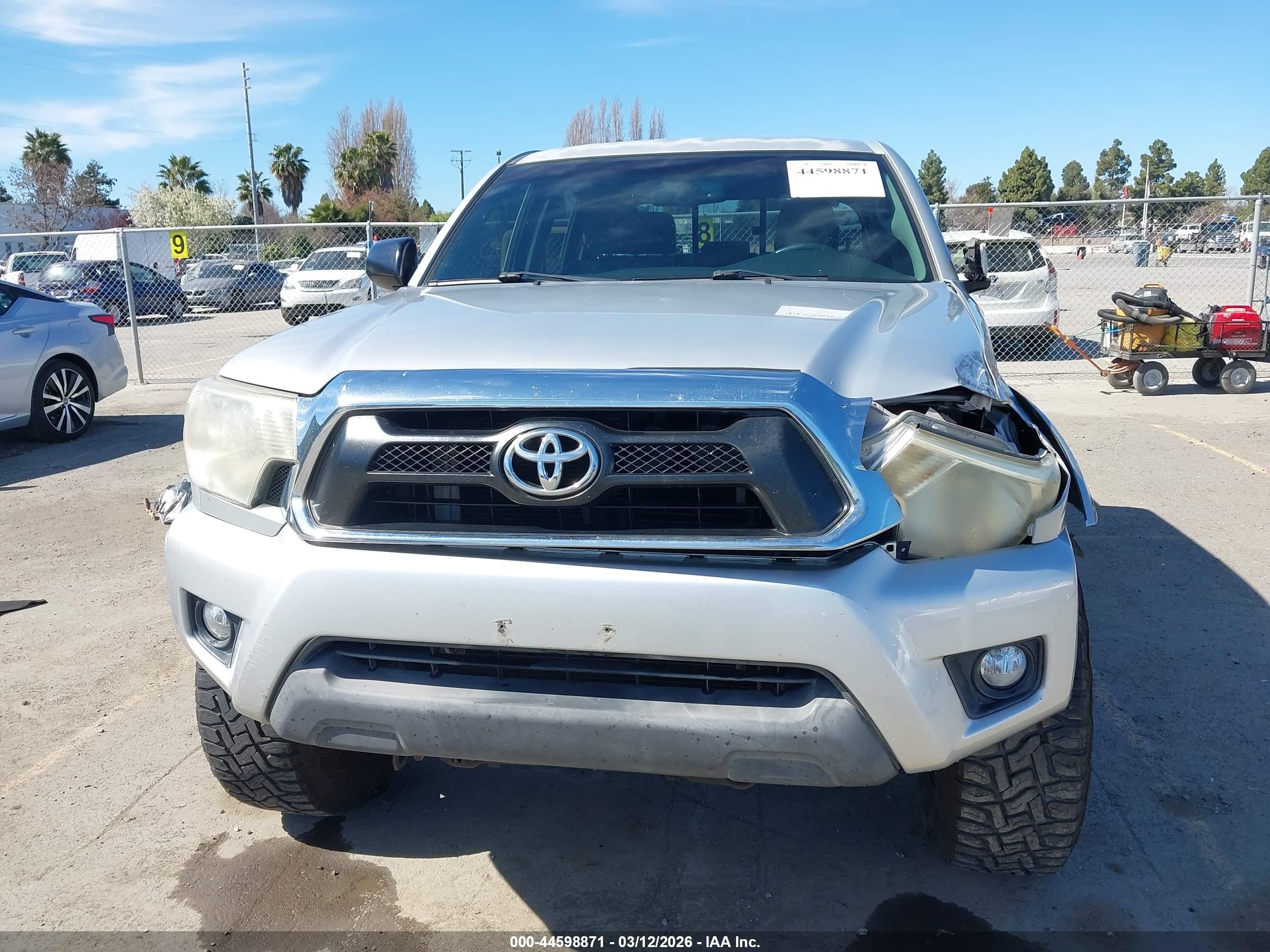 2013 Toyota Tacoma Prerunner V6 Серебряный vin: 3TMKU4HN7DM034931