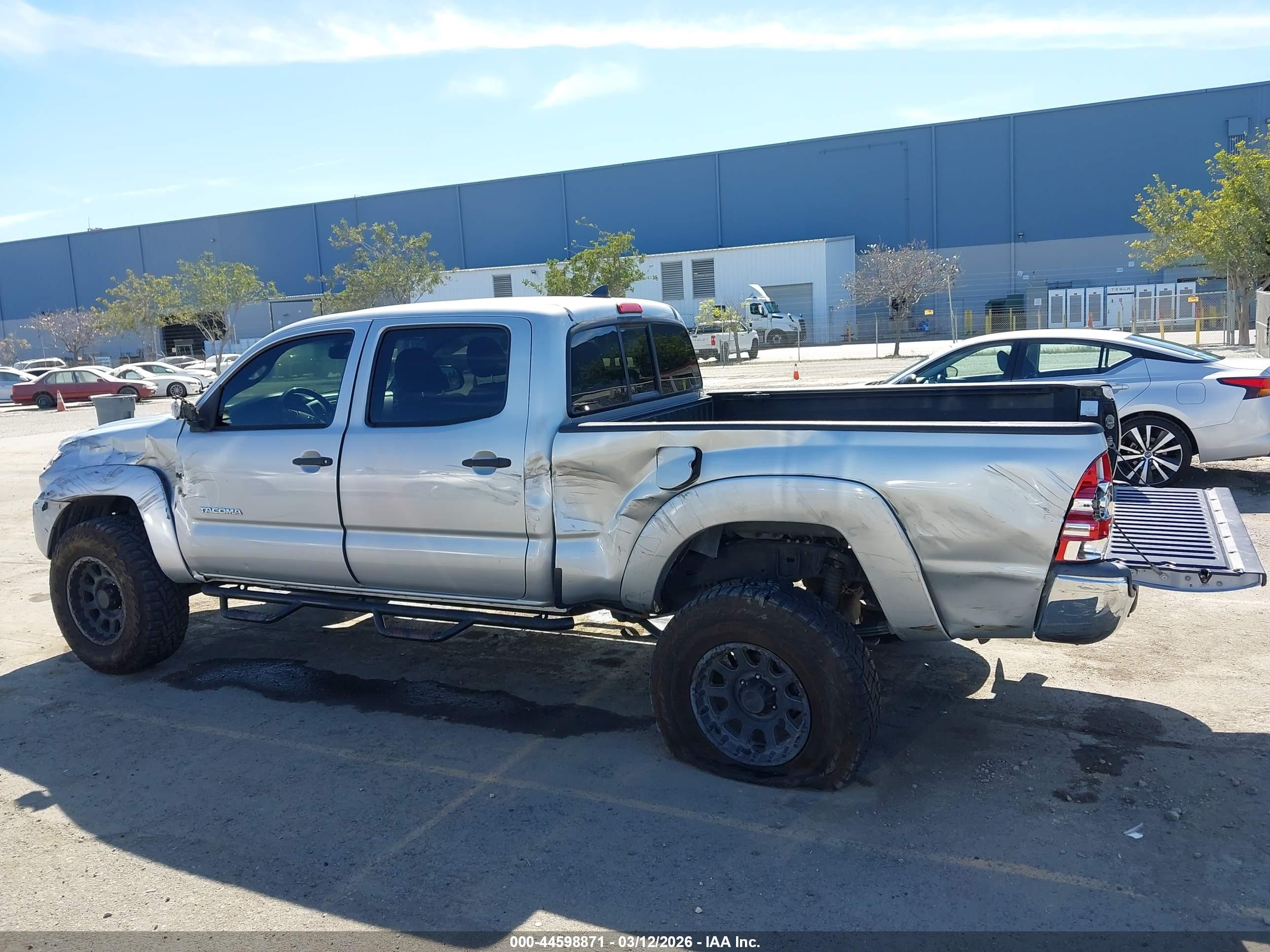 2013 Toyota Tacoma Prerunner V6 Серебряный vin: 3TMKU4HN7DM034931