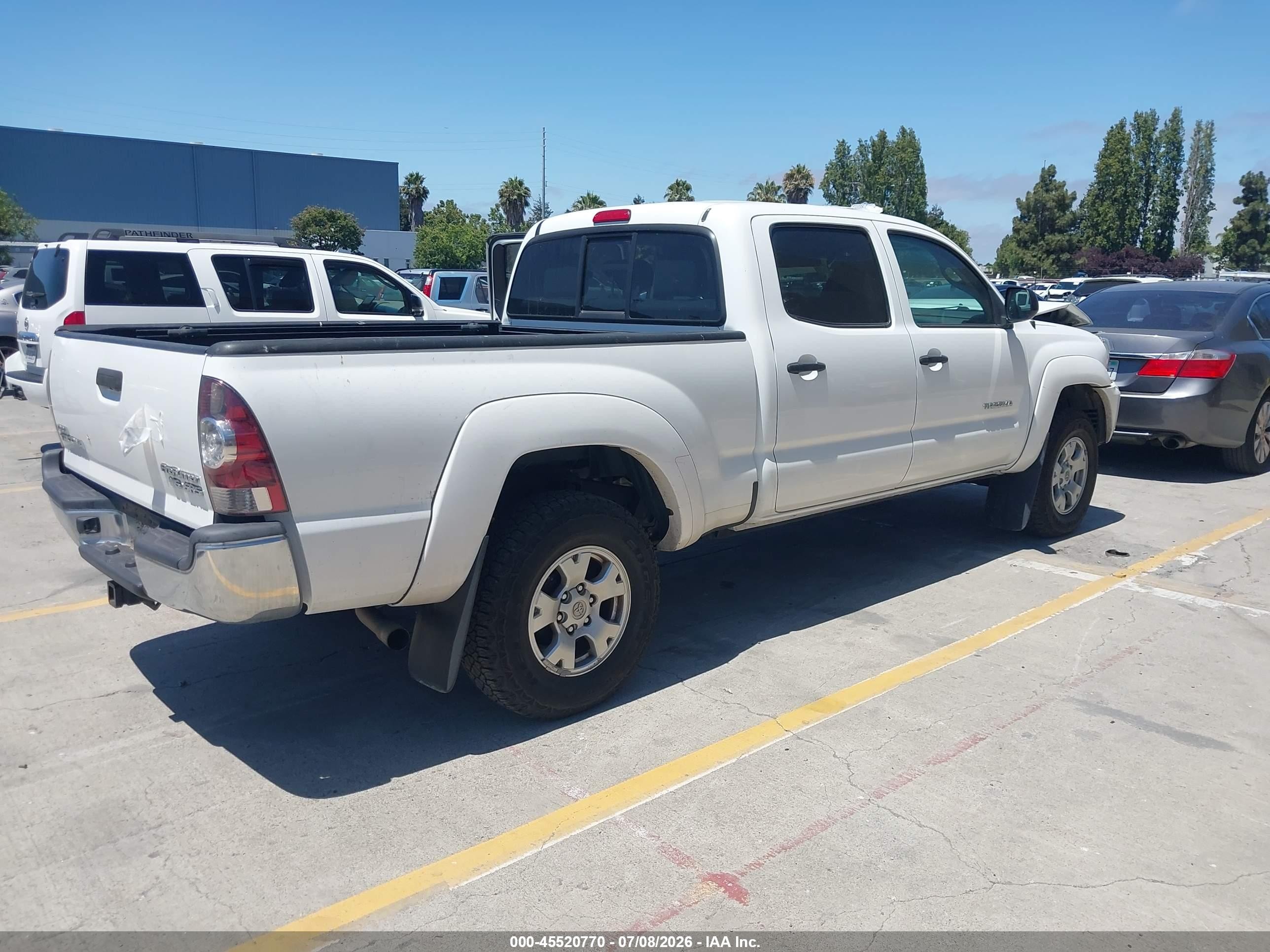 2013 Toyota Tacoma Prerunner V6 White vin: 3TMKU4HN7DM037263