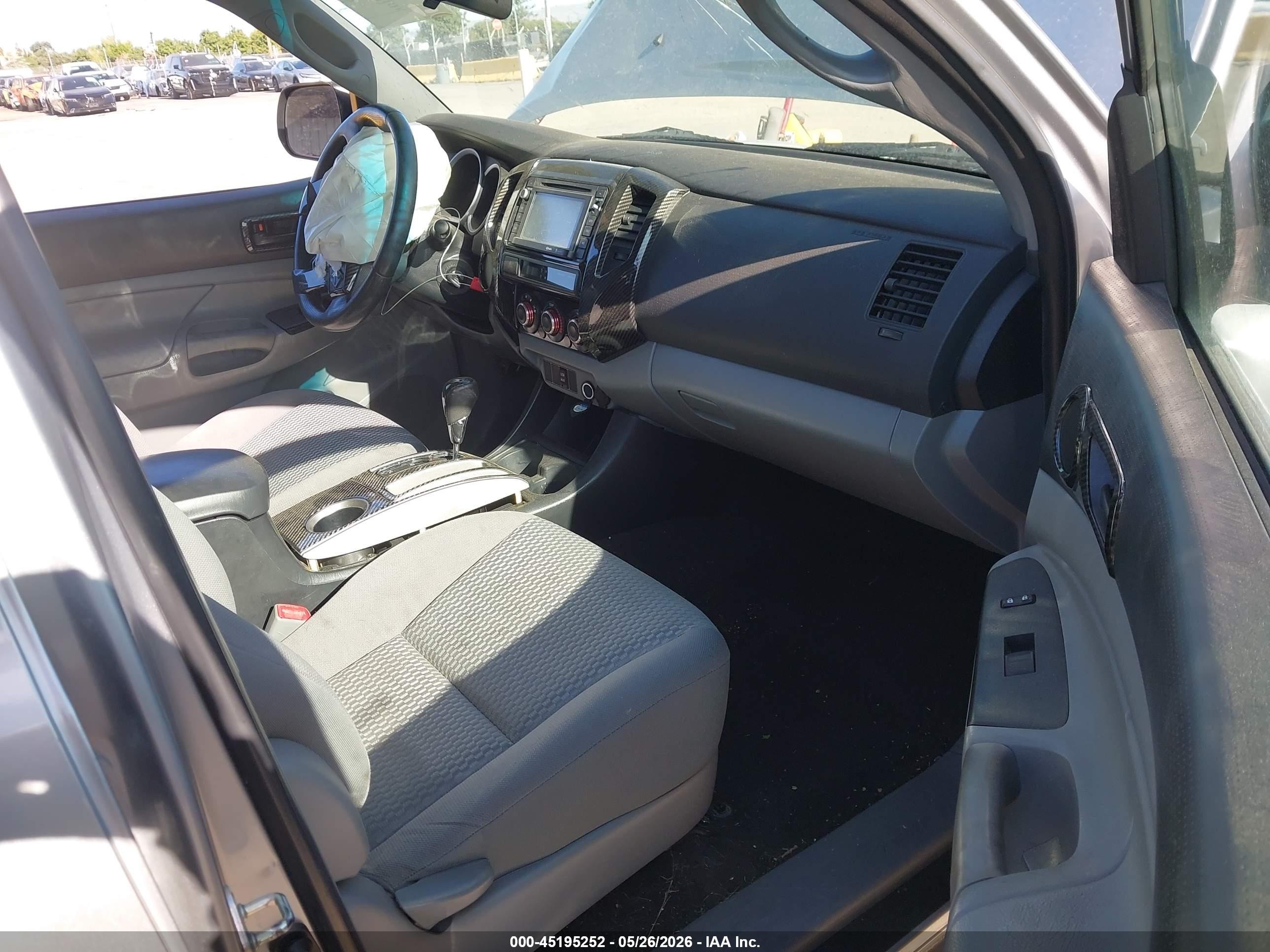 2014 Toyota Tacoma Prerunner V6 Silver vin: 3TMKU4HN7EM039323