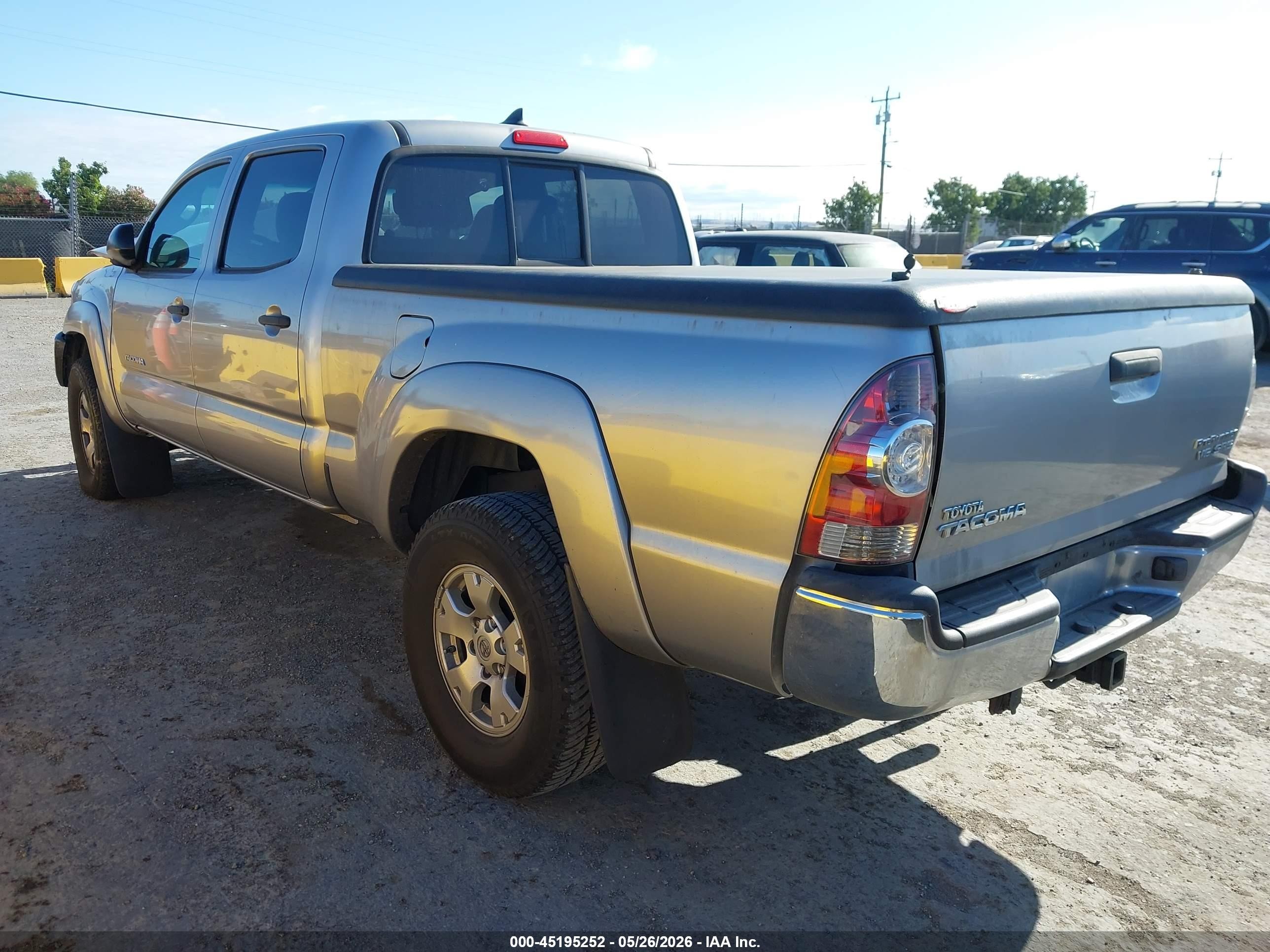 2014 Toyota Tacoma Prerunner V6 Silver vin: 3TMKU4HN7EM039323