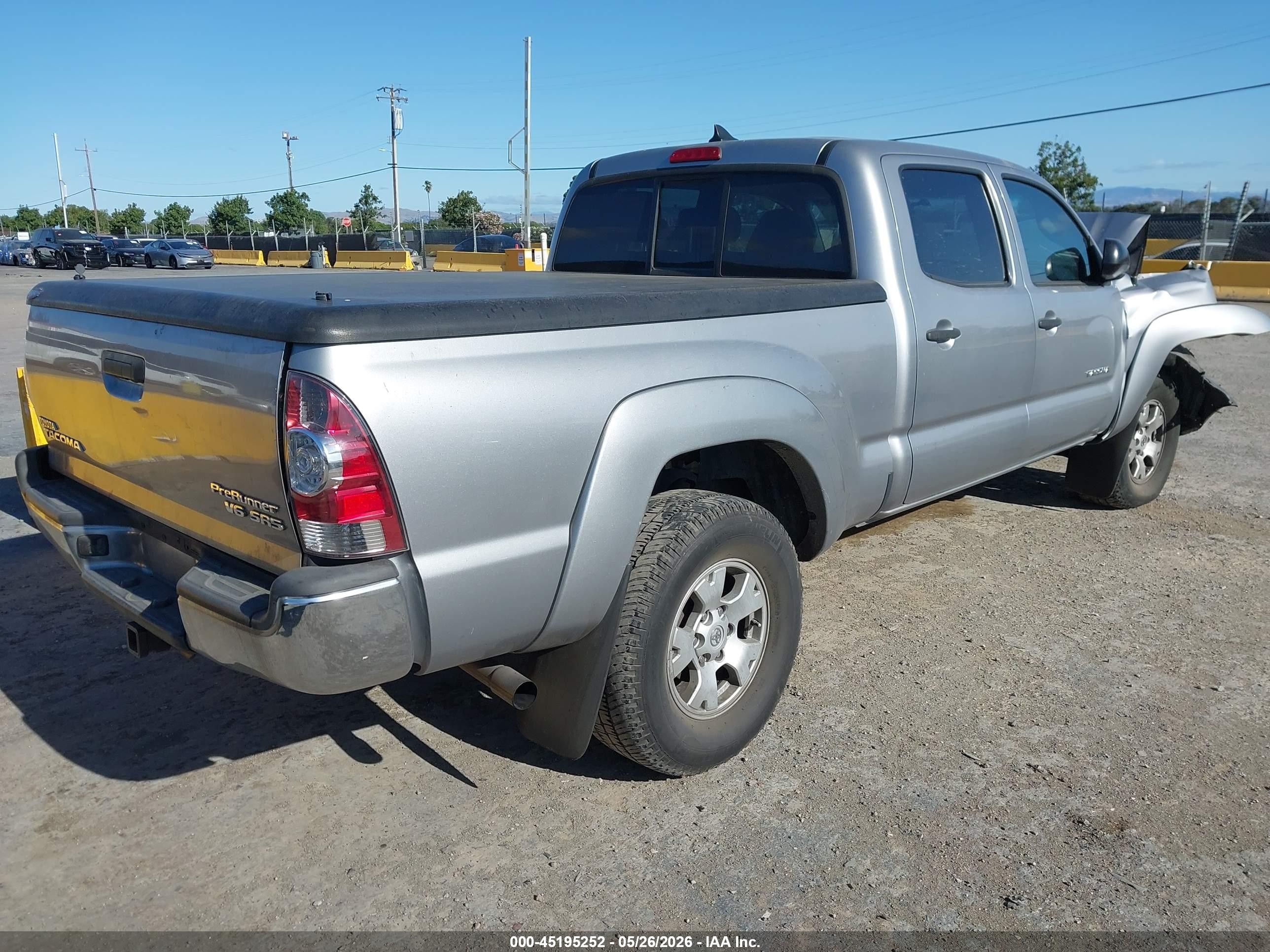 2014 Toyota Tacoma Prerunner V6 Silver vin: 3TMKU4HN7EM039323