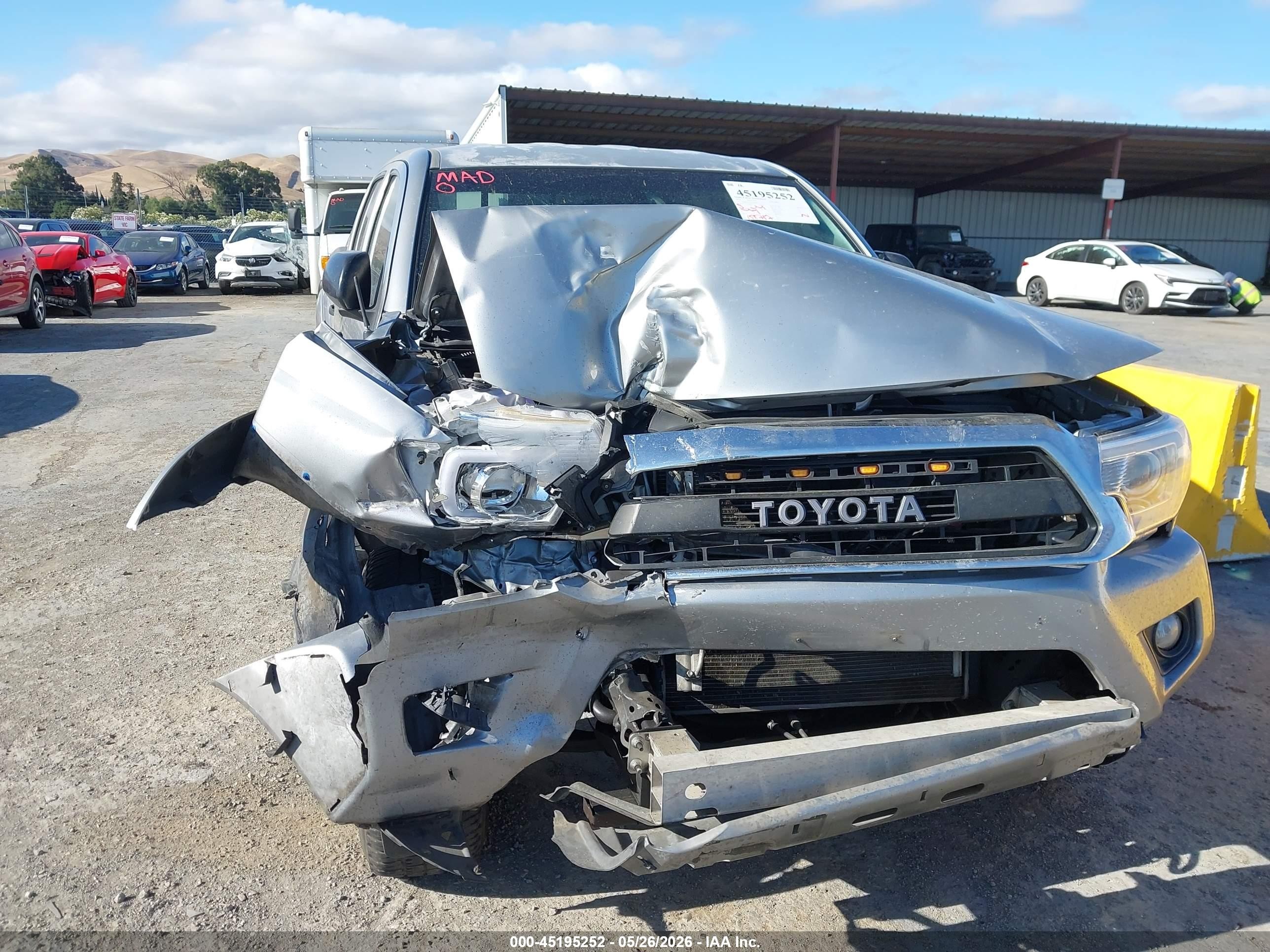 2014 Toyota Tacoma Prerunner V6 Silver vin: 3TMKU4HN7EM039323