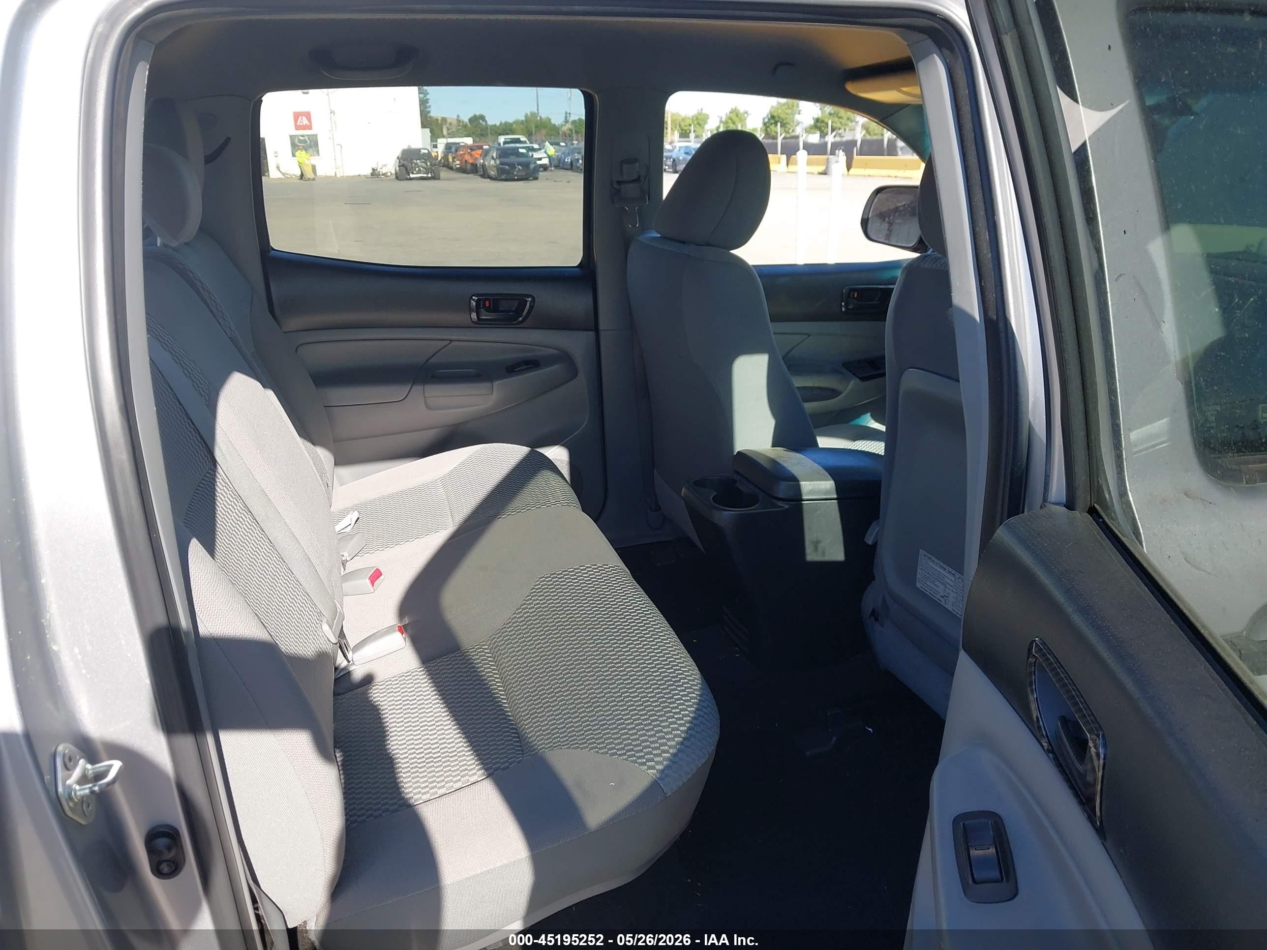 2014 Toyota Tacoma Prerunner V6 Silver vin: 3TMKU4HN7EM039323