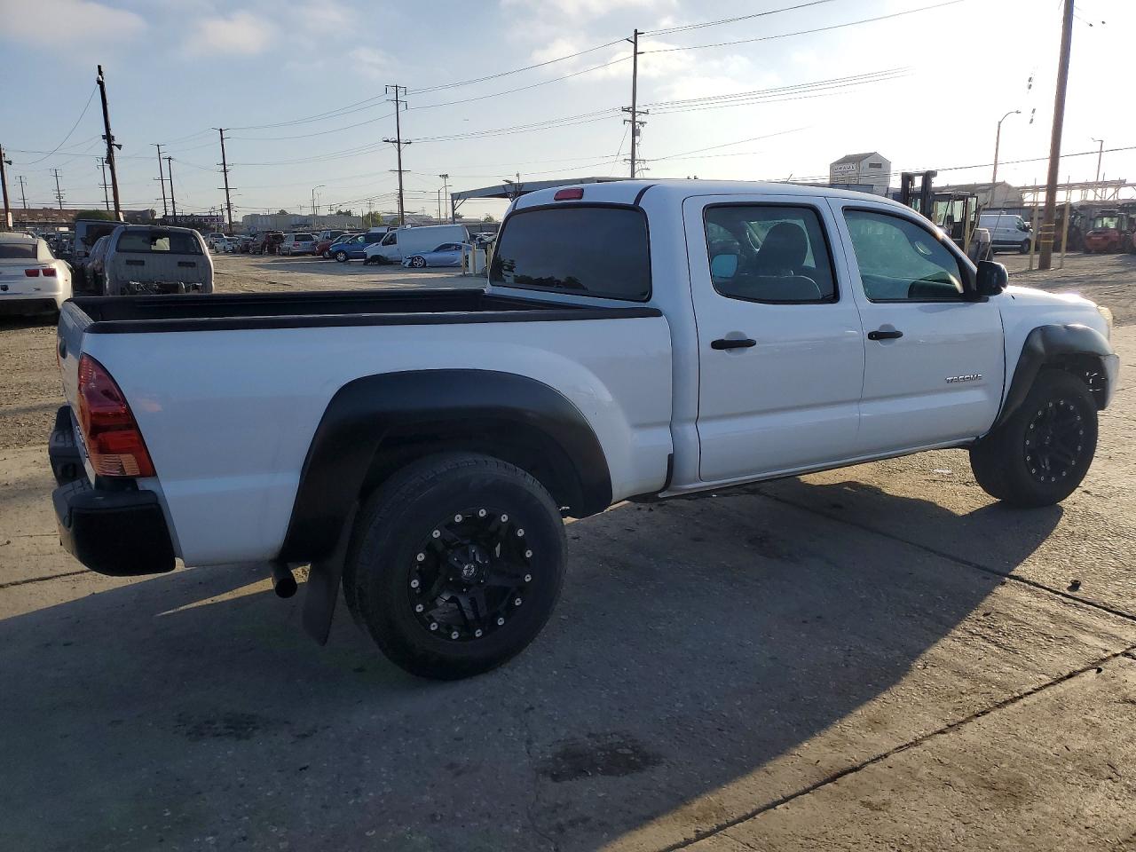 2015 Toyota Tacoma Prerunner V6 White vin: 3TMKU4HN7FM045060