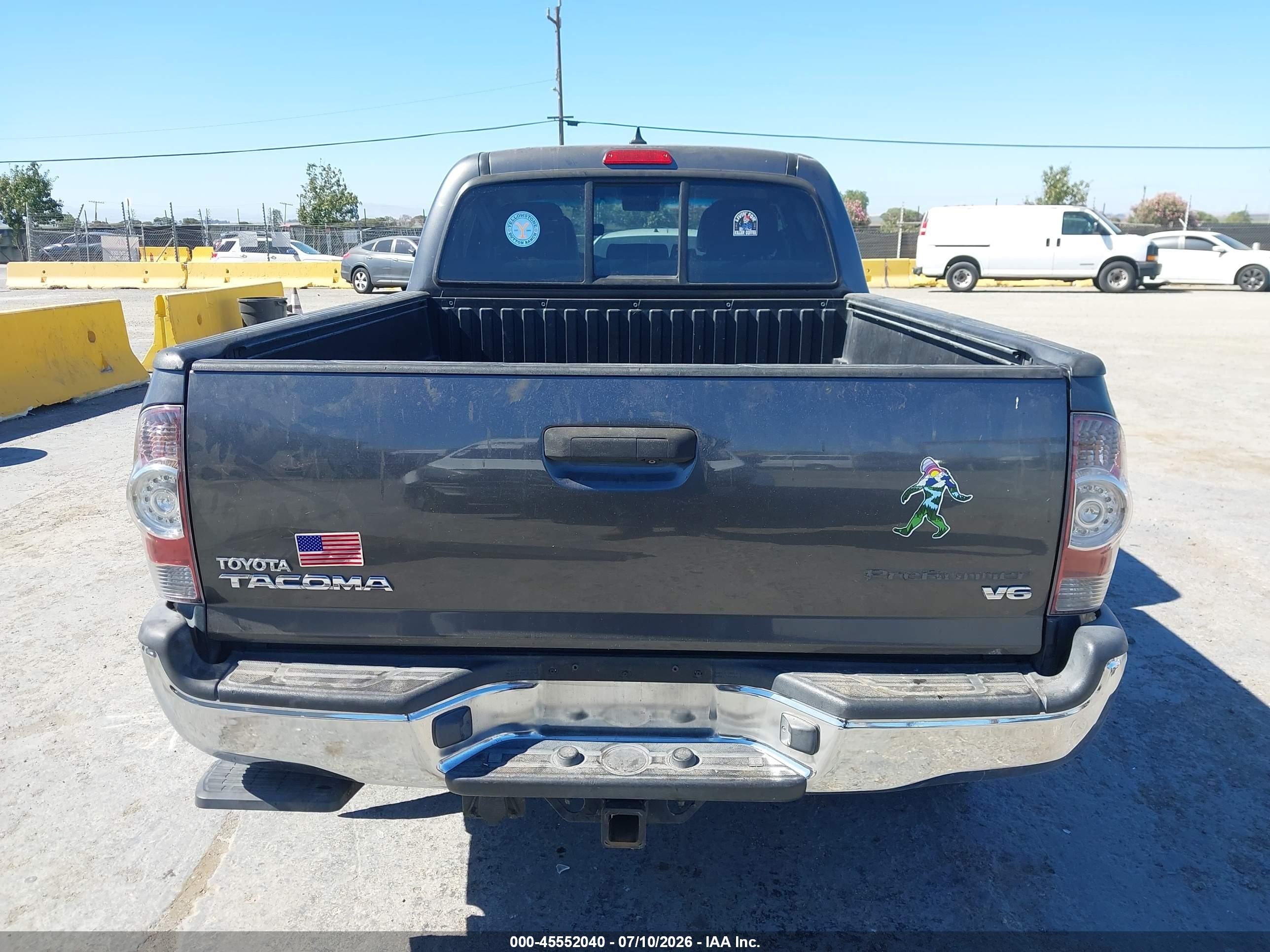 2015 Toyota Tacoma Prerunner V6 Gray vin: 3TMKU4HN7FM045205