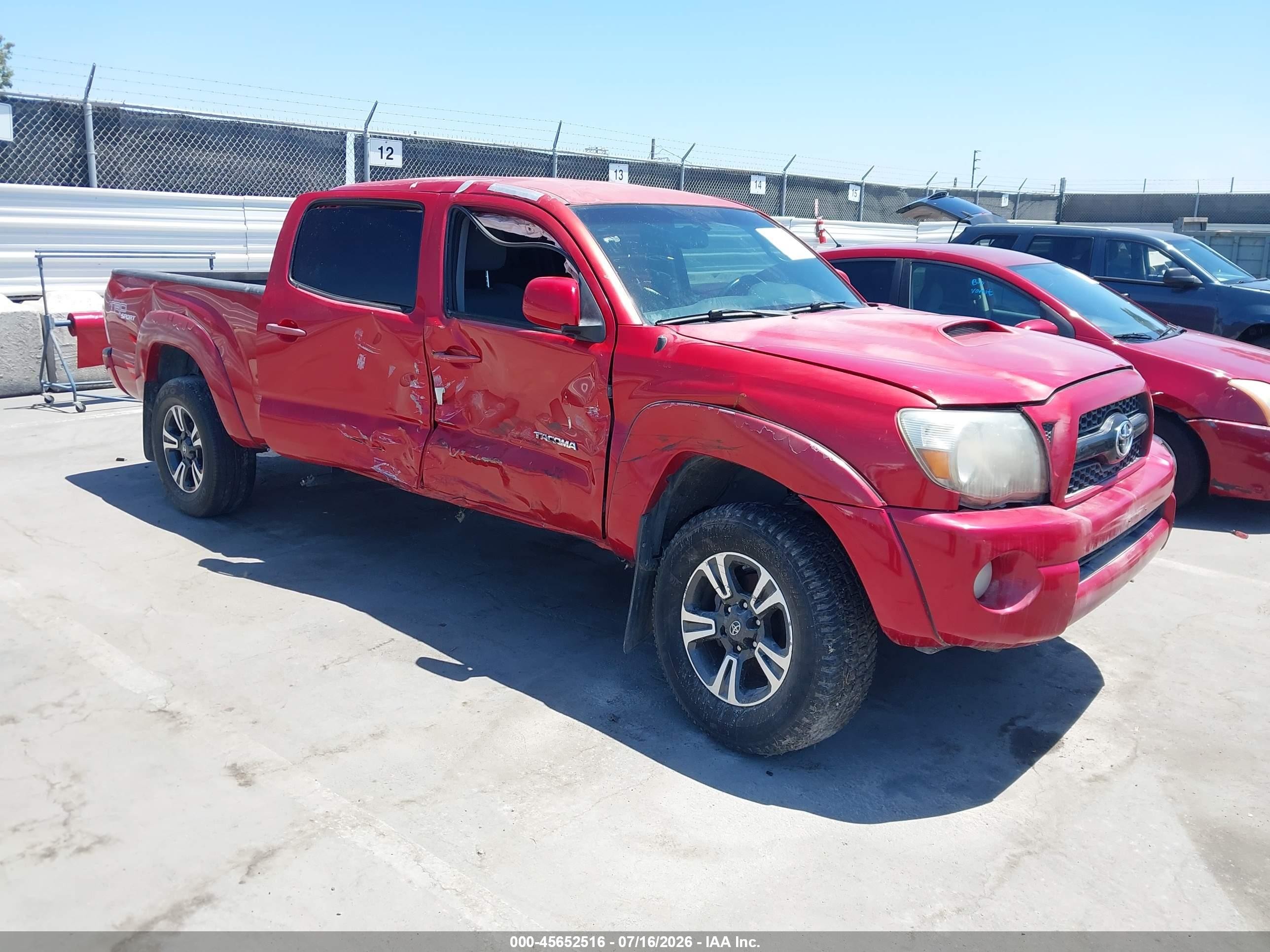 2011 Toyota Tacoma Prerunner V6 Red vin: 3TMKU4HN8BM027791