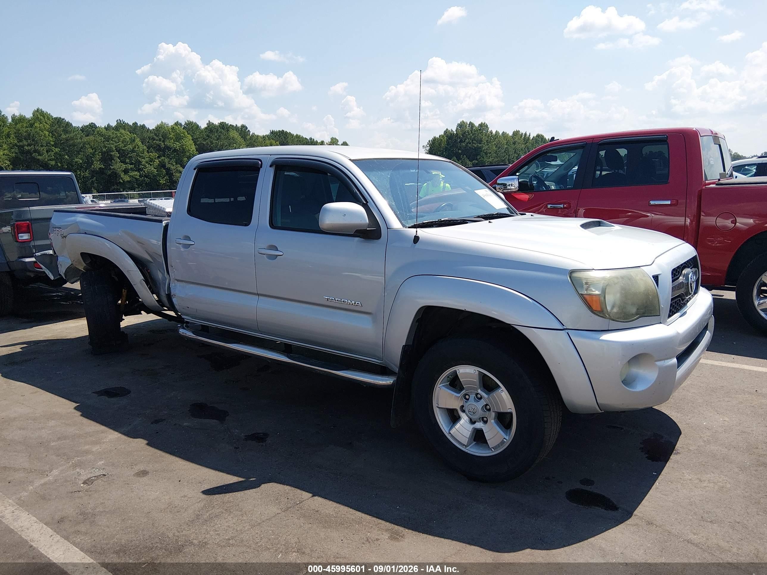 2011 Toyota Tacoma Prerunner V6 Silver vin: 3TMKU4HN8BM029511