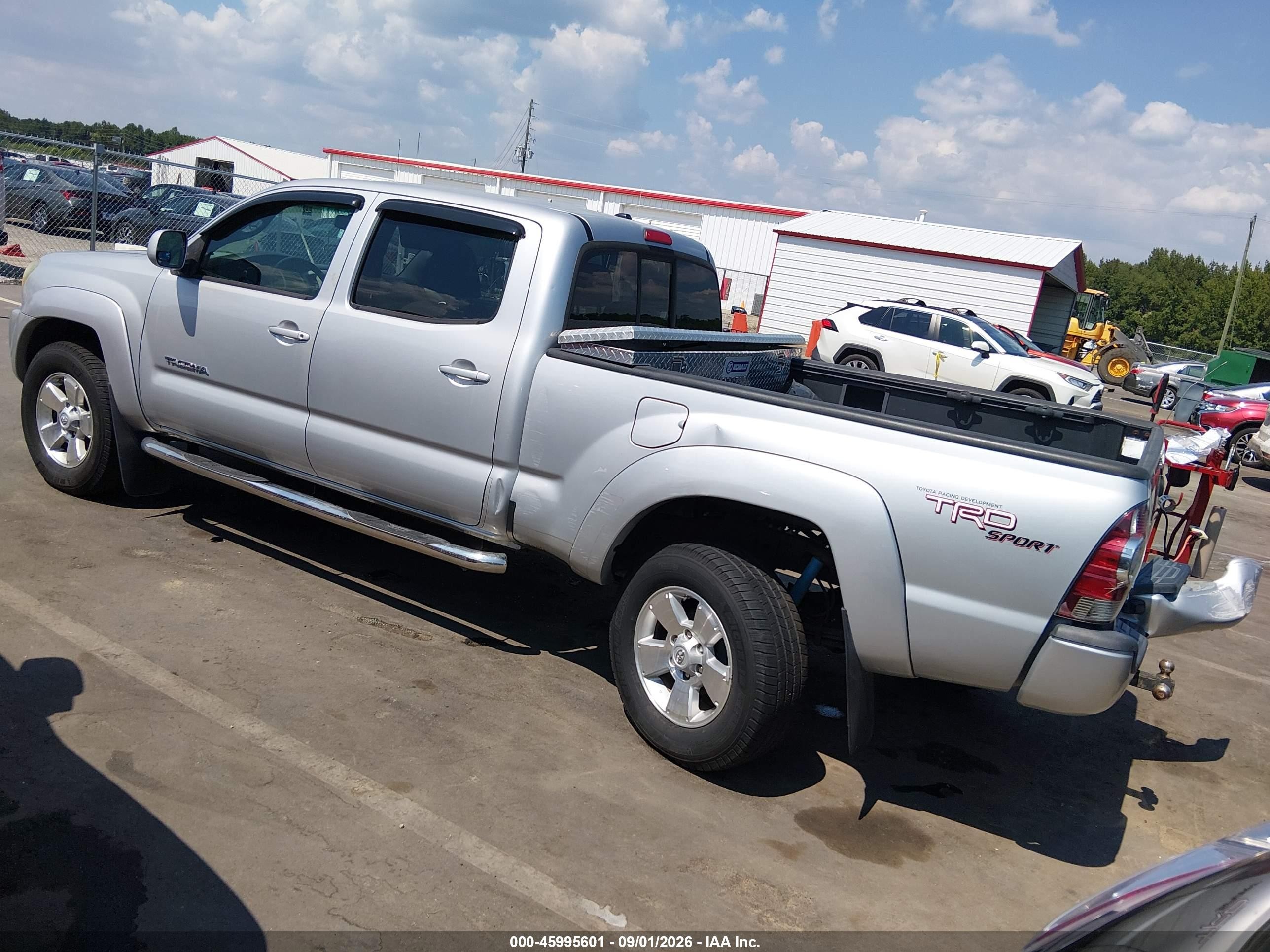 2011 Toyota Tacoma Prerunner V6 Silver vin: 3TMKU4HN8BM029511