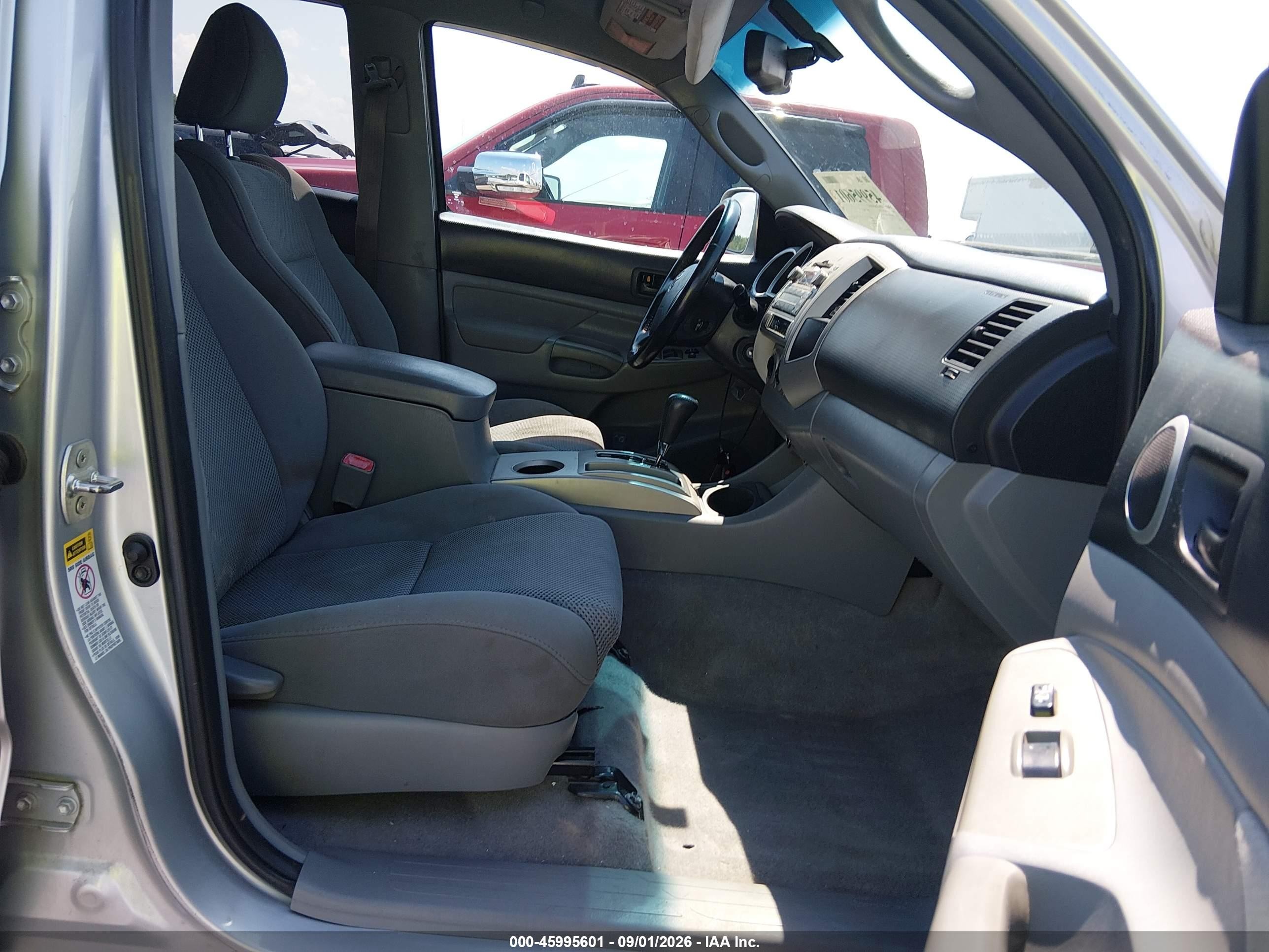 2011 Toyota Tacoma Prerunner V6 Silver vin: 3TMKU4HN8BM029511