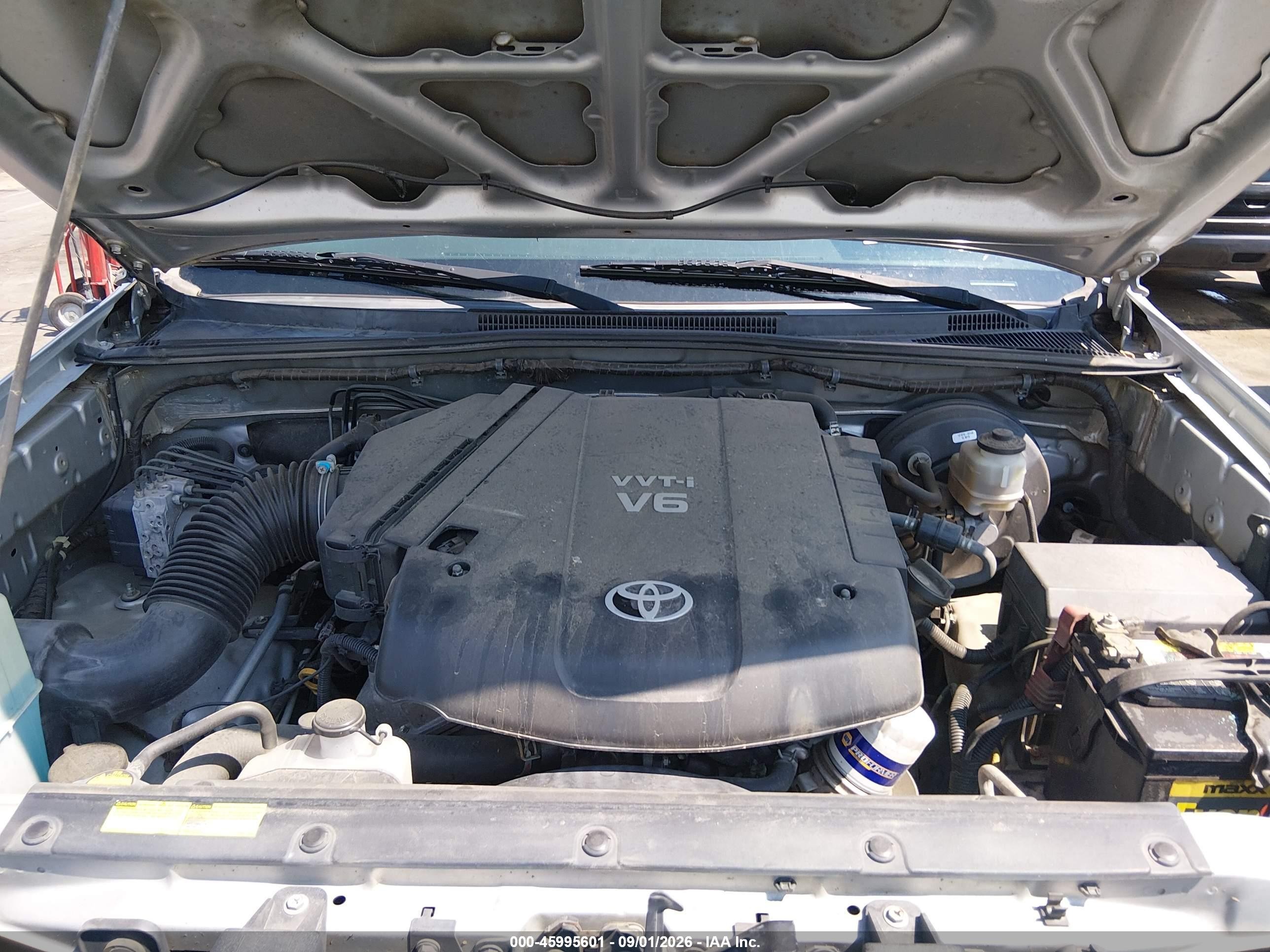 2011 Toyota Tacoma Prerunner V6 Silver vin: 3TMKU4HN8BM029511
