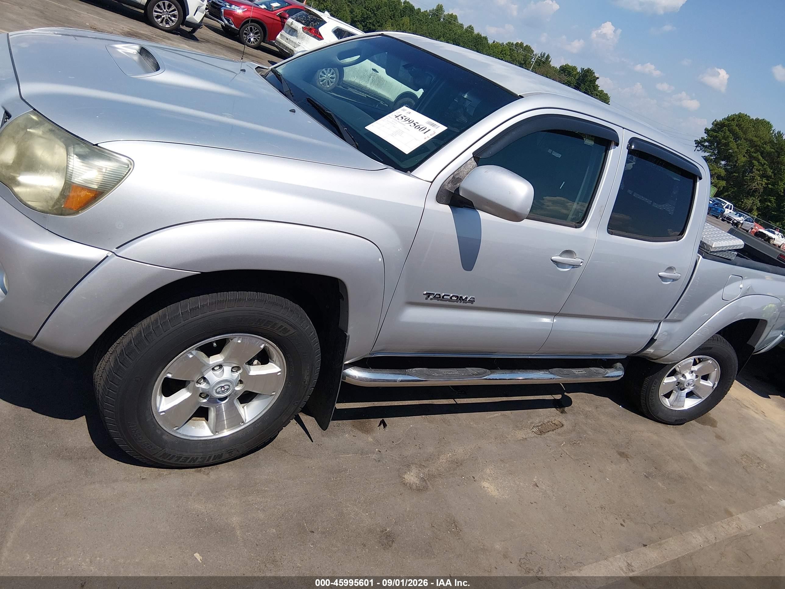2011 Toyota Tacoma Prerunner V6 Silver vin: 3TMKU4HN8BM029511