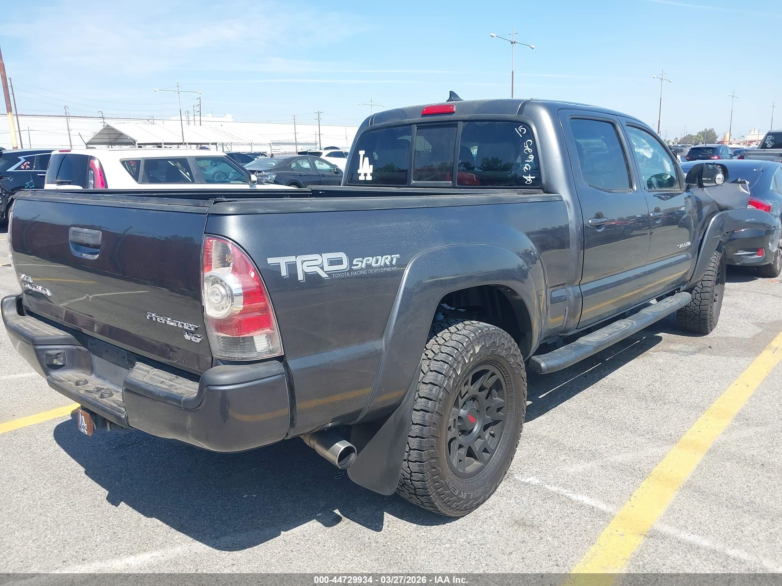 2015 Toyota Tacoma Prerunner V6 Brown vin: 3TMKU4HN8FM043625