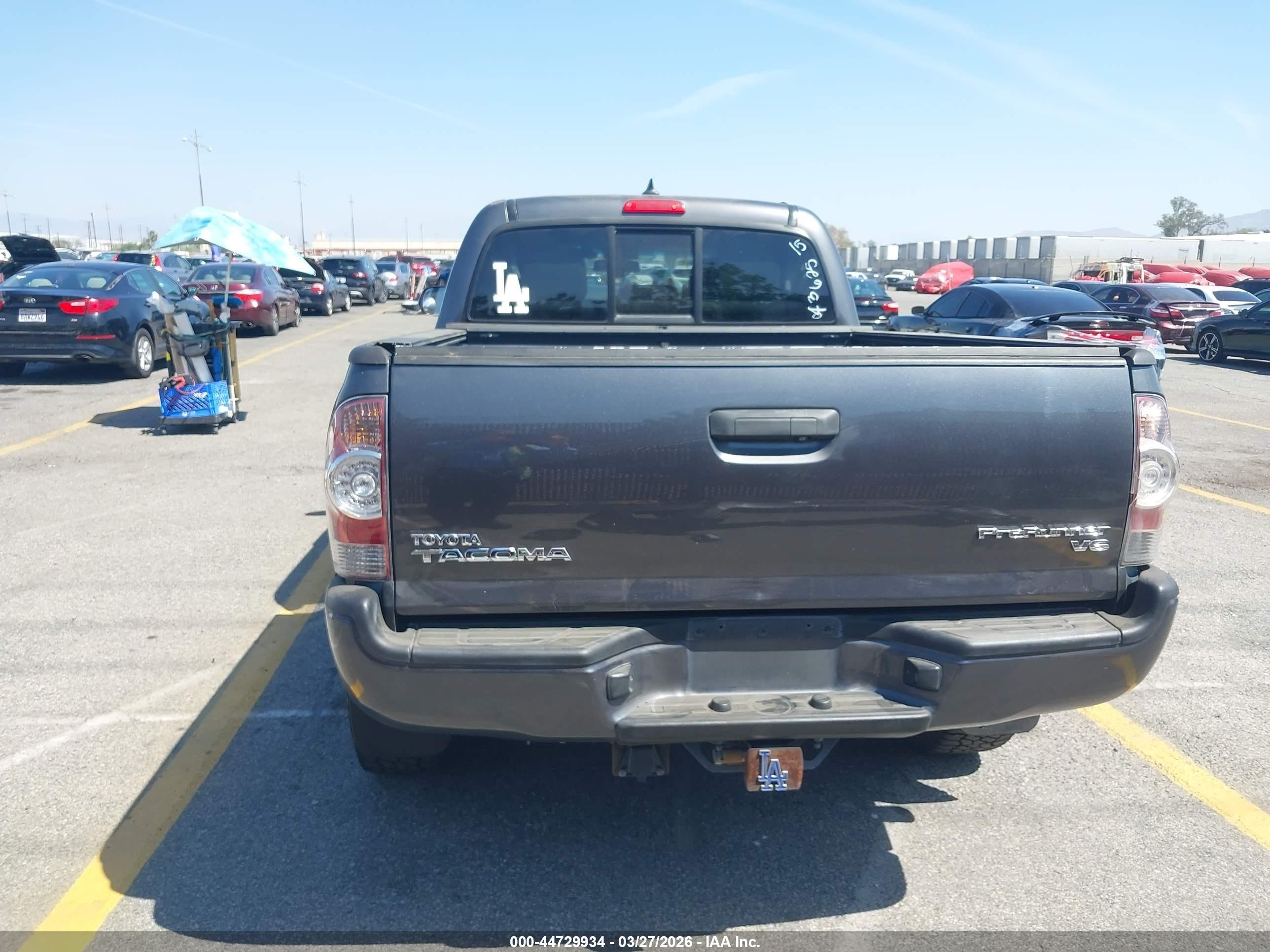 2015 Toyota Tacoma Prerunner V6 Brown vin: 3TMKU4HN8FM043625