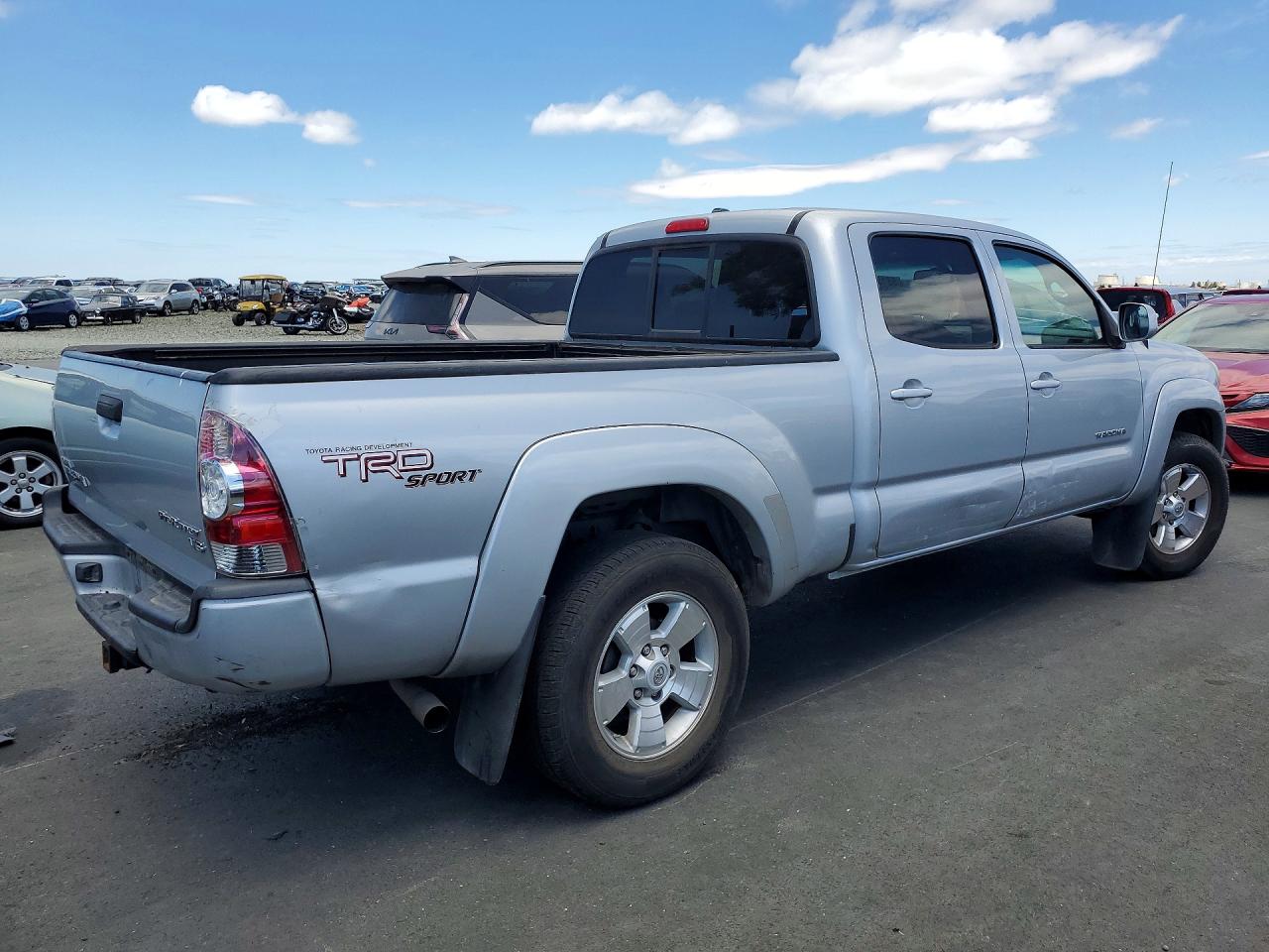 2011 Toyota Tacoma Double Cab Prerunner Long Bed Silver vin: 3TMKU4HN9BM030148