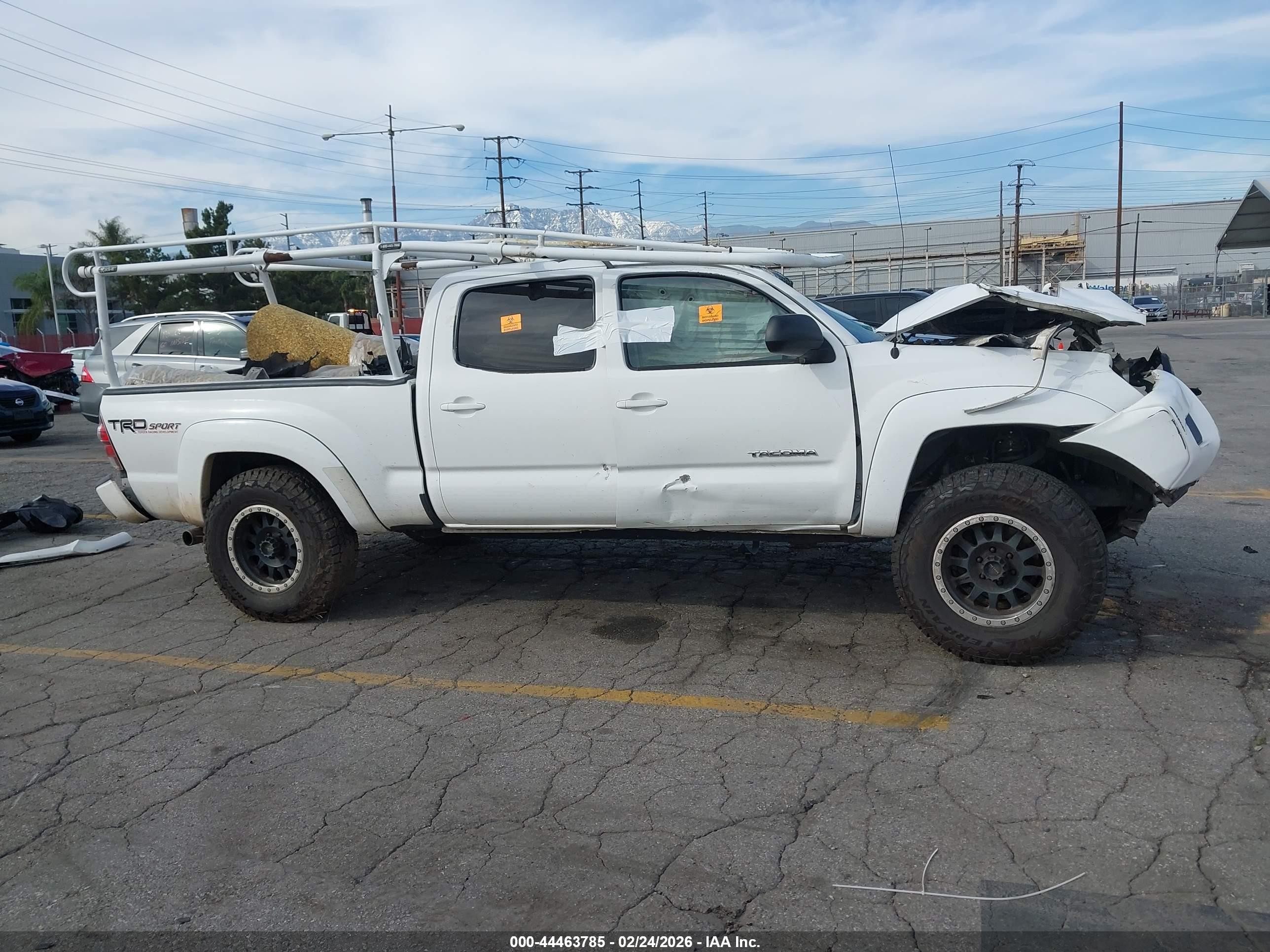 2014 Toyota Tacoma Prerunner V6 Белый vin: 3TMKU4HN9EM041820