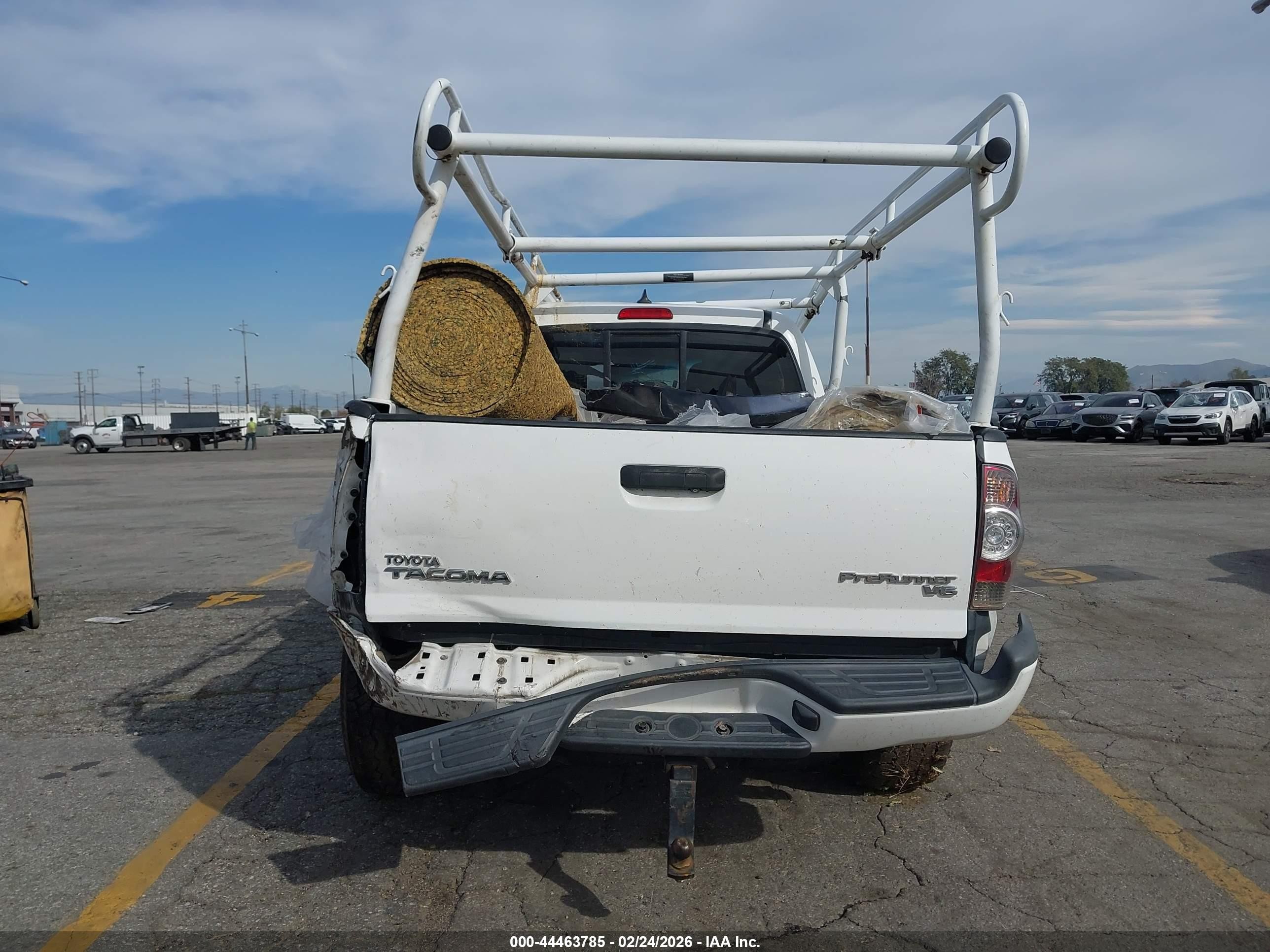2014 Toyota Tacoma Prerunner V6 Белый vin: 3TMKU4HN9EM041820