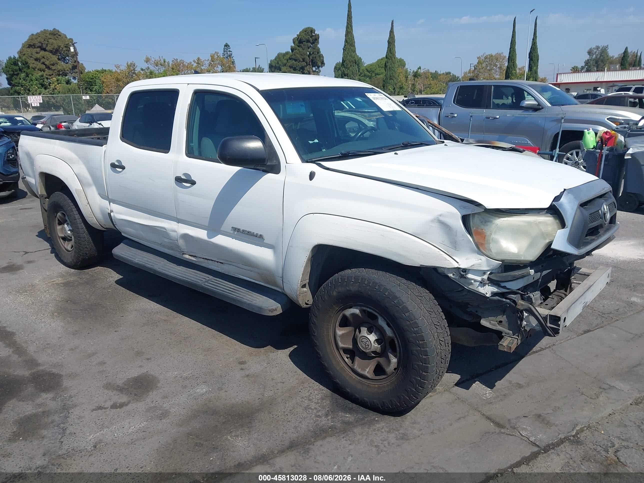 2015 Toyota Tacoma Prerunner V6 Белый vin: 3TMKU4HN9FM045996