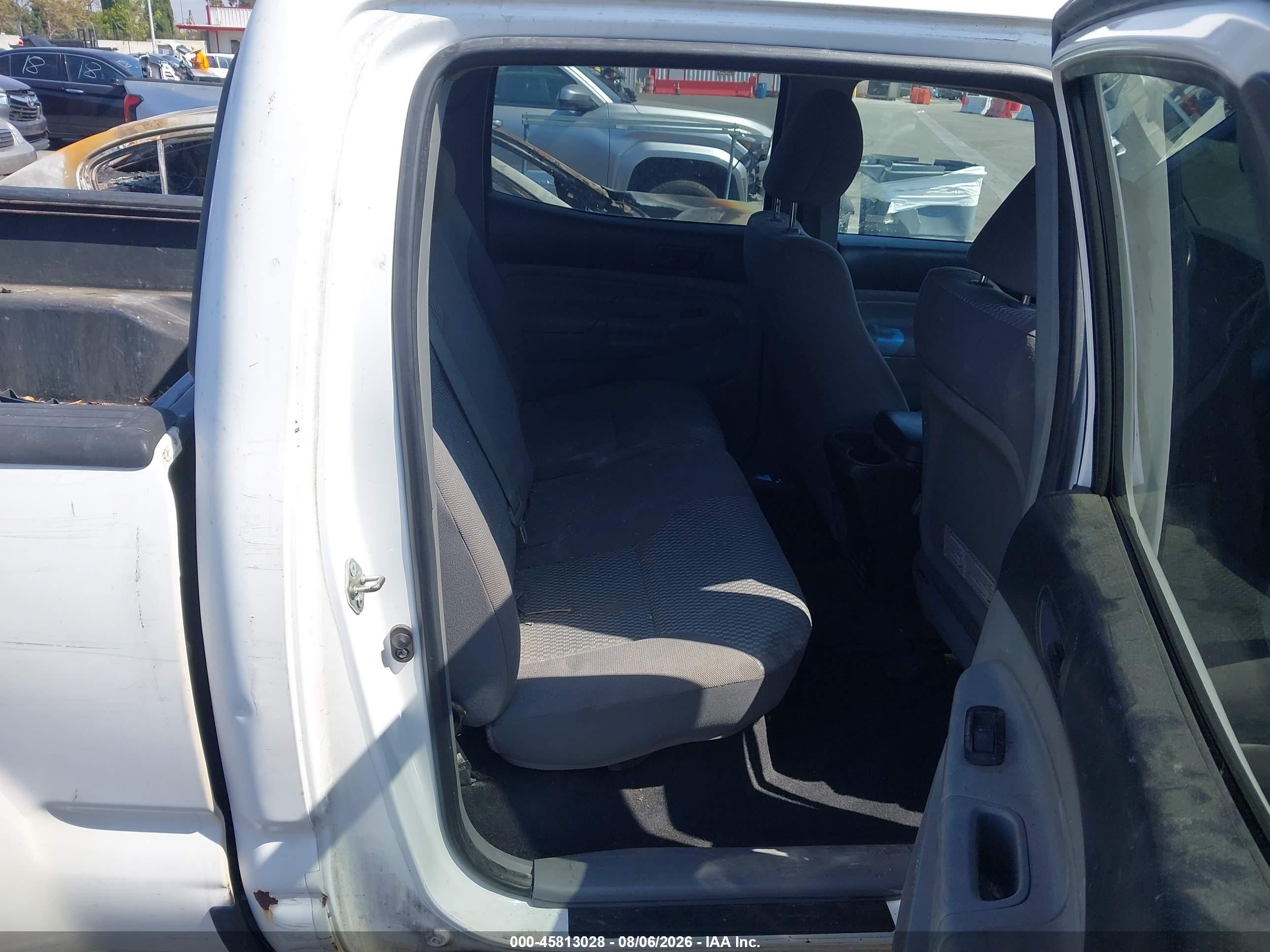 2015 Toyota Tacoma Prerunner V6 Белый vin: 3TMKU4HN9FM045996