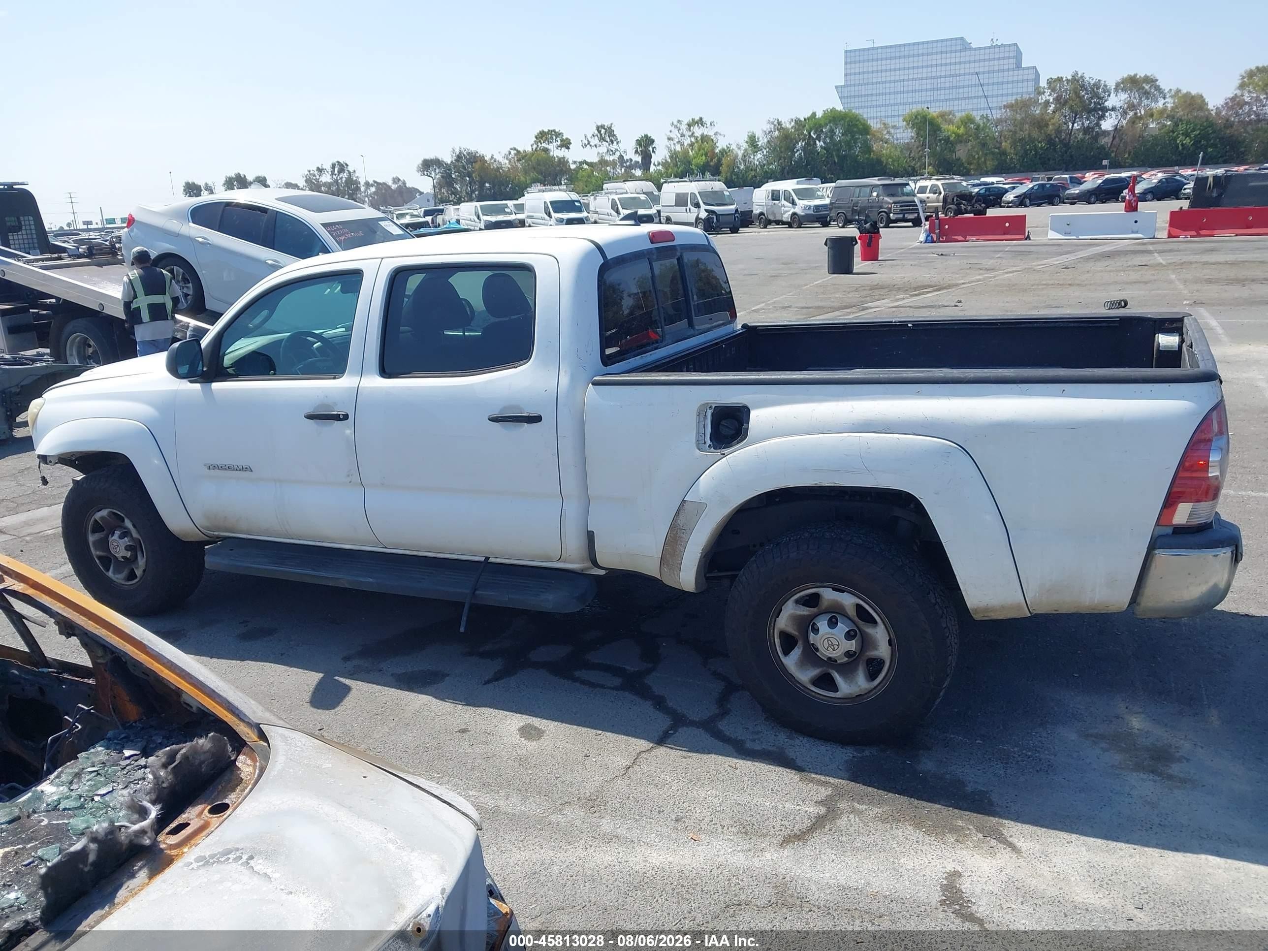2015 Toyota Tacoma Prerunner V6 Белый vin: 3TMKU4HN9FM045996