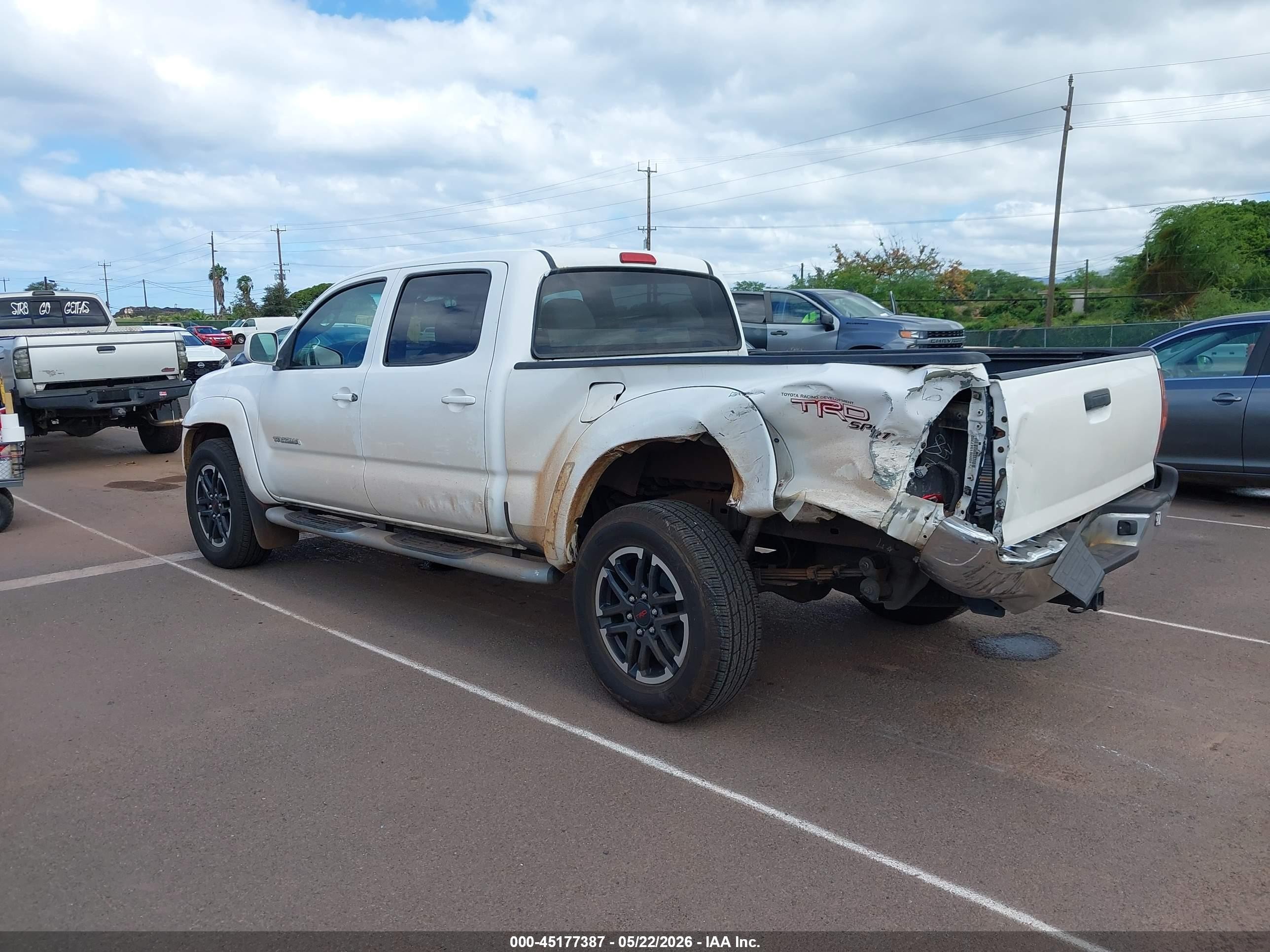 2009 Toyota Tacoma Prerunner V6 White vin: 3TMKU72N09M023397