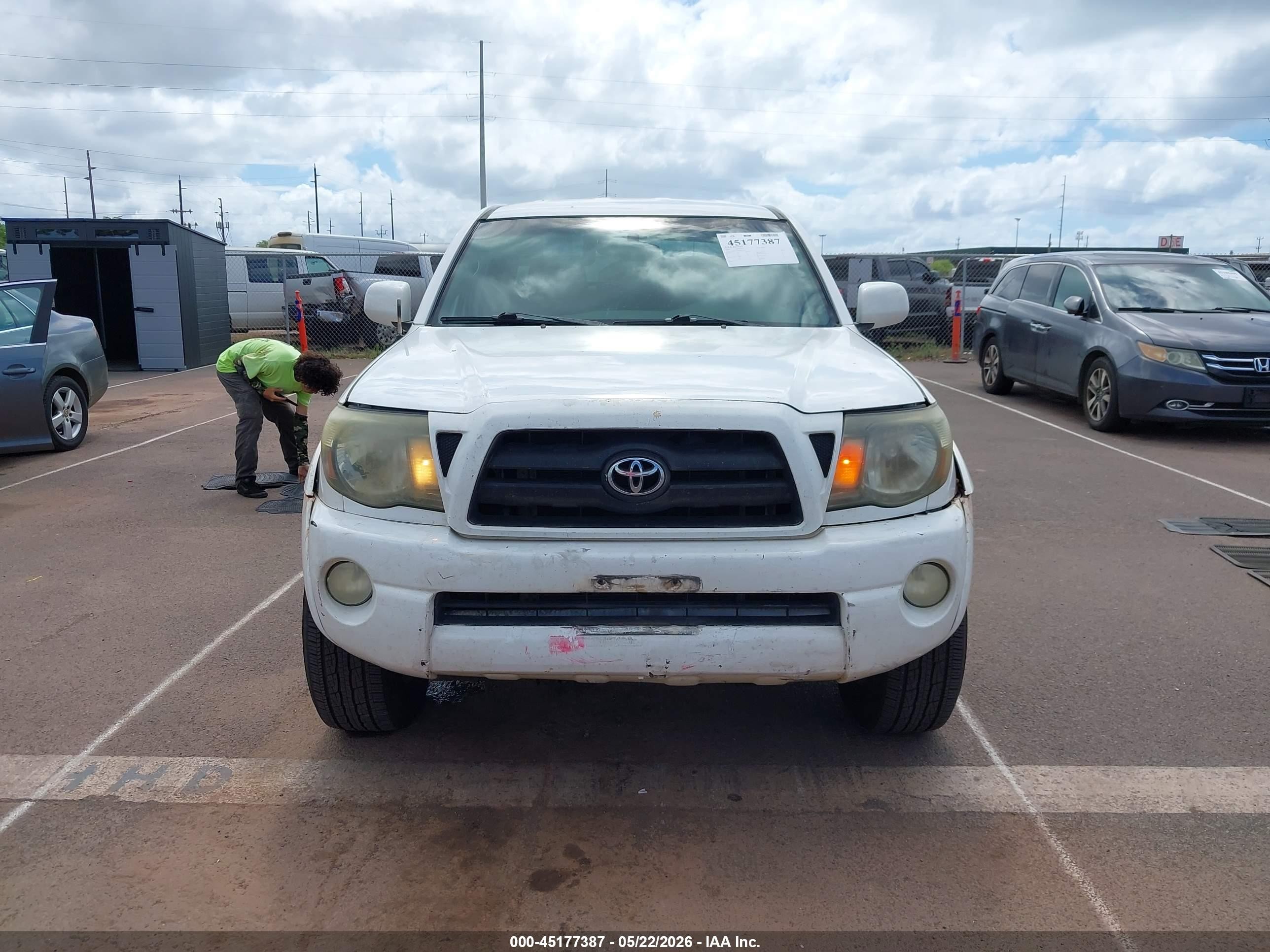 2009 Toyota Tacoma Prerunner V6 White vin: 3TMKU72N09M023397