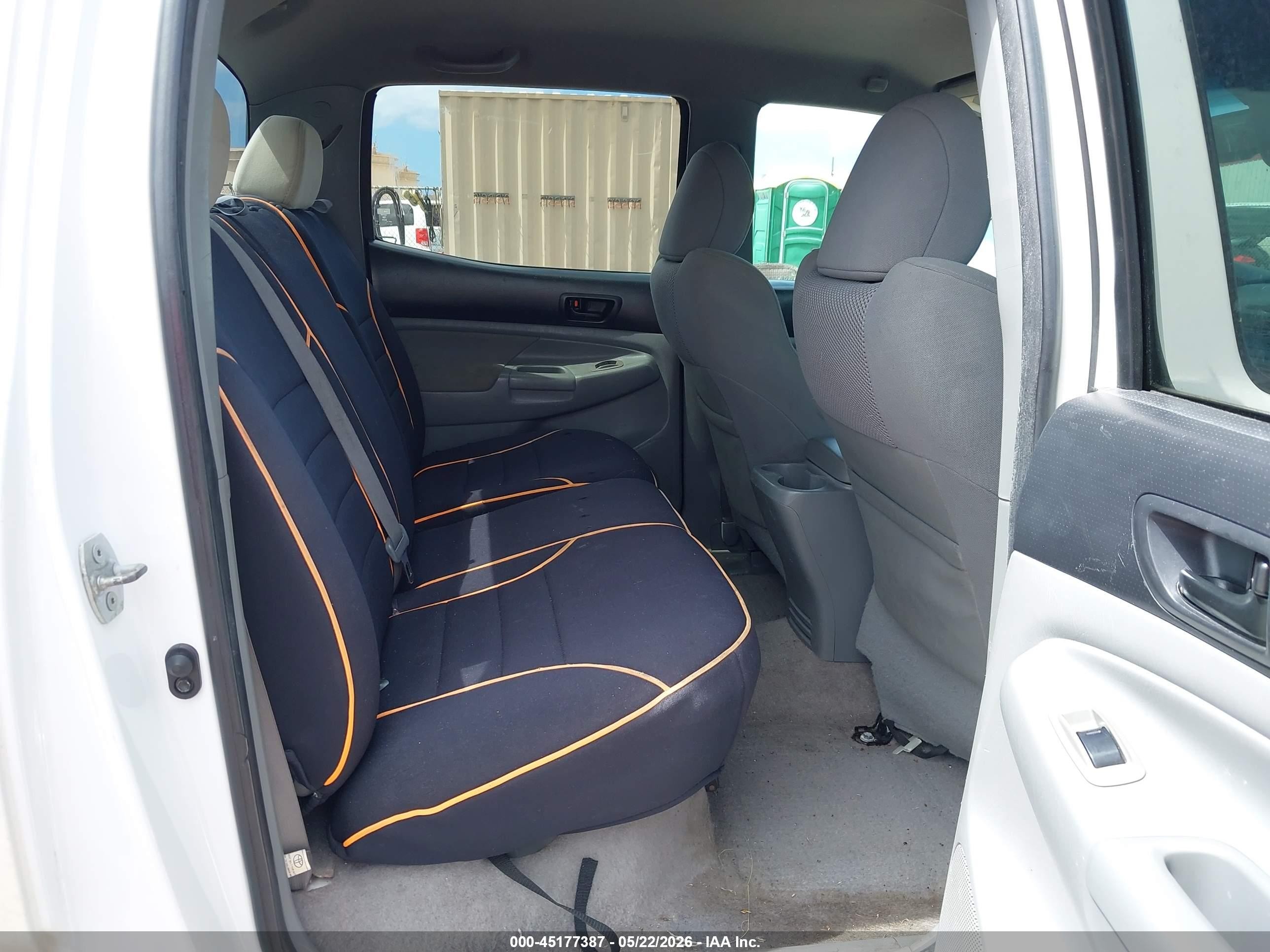 2009 Toyota Tacoma Prerunner V6 White vin: 3TMKU72N09M023397