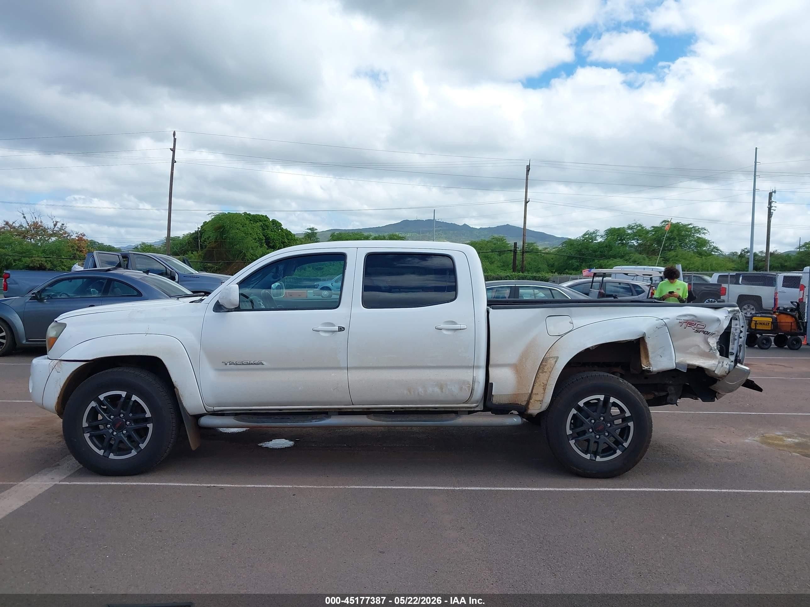 2009 Toyota Tacoma Prerunner V6 White vin: 3TMKU72N09M023397