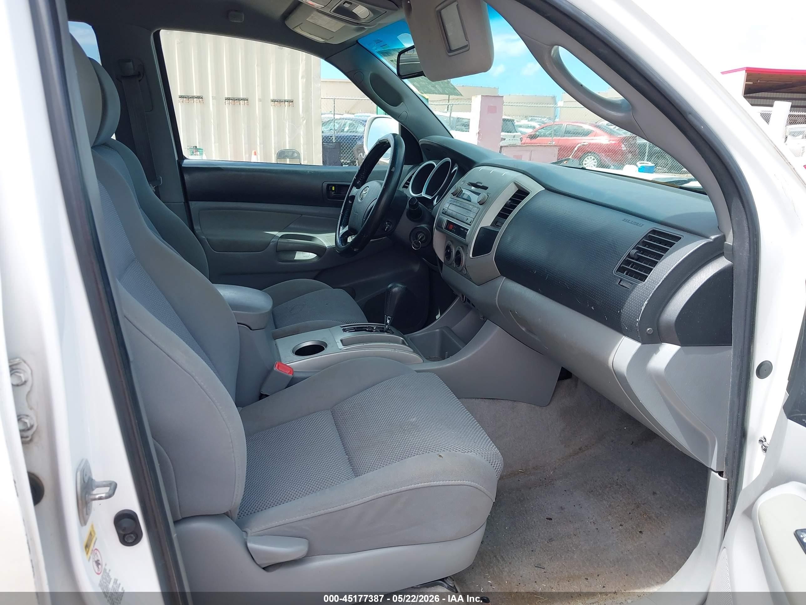 2009 Toyota Tacoma Prerunner V6 White vin: 3TMKU72N09M023397
