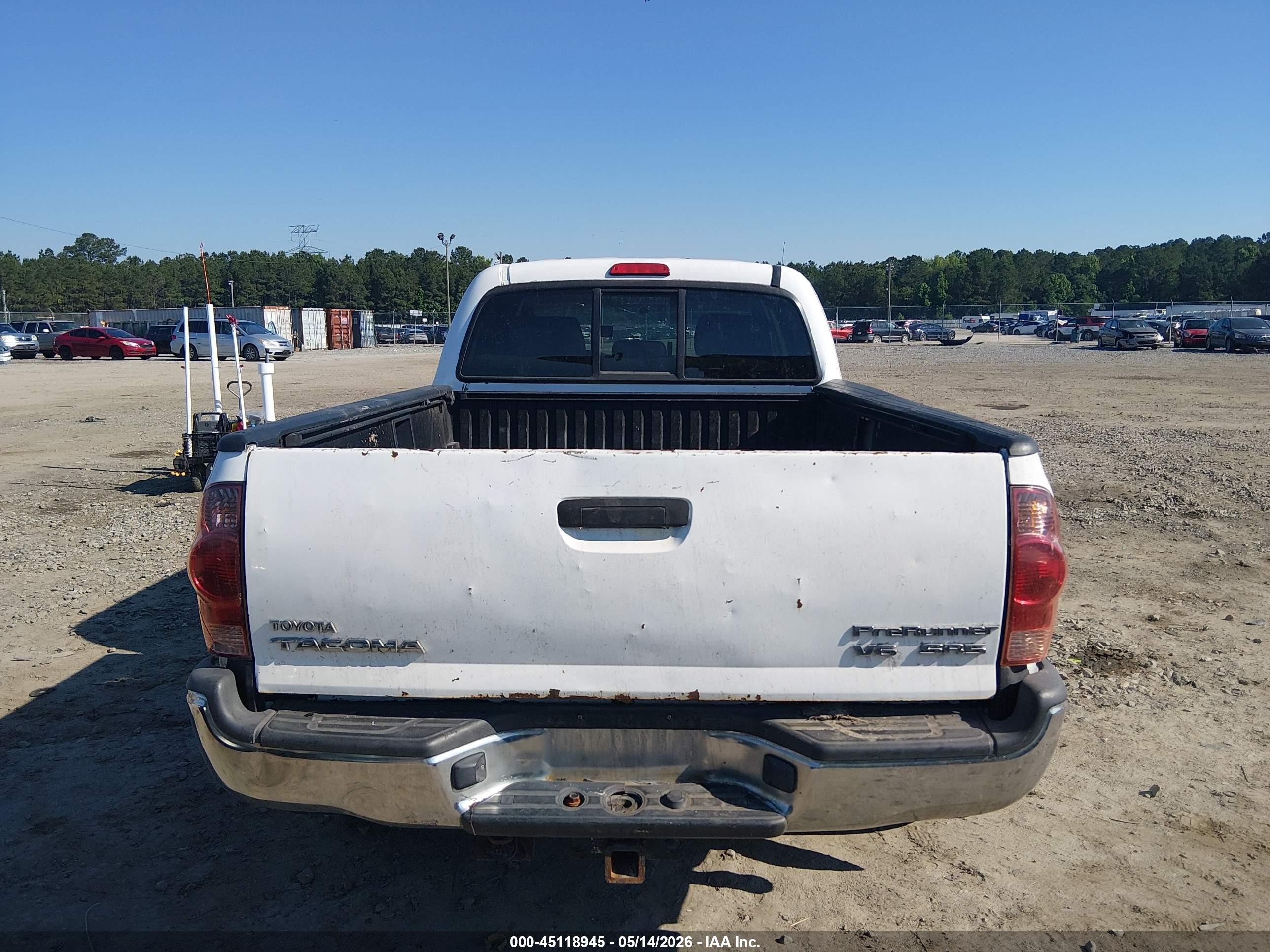 2007 Toyota Tacoma Prerunner V6 White vin: 3TMKU72N17M013281