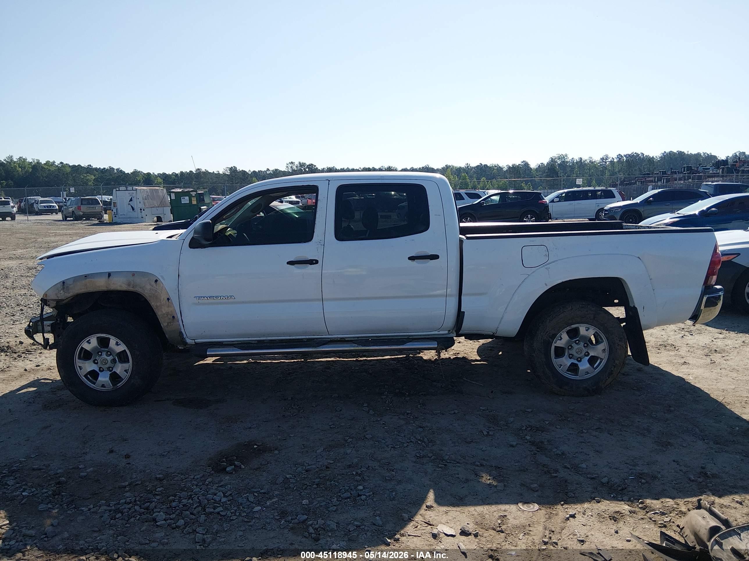 2007 Toyota Tacoma Prerunner V6 White vin: 3TMKU72N17M013281