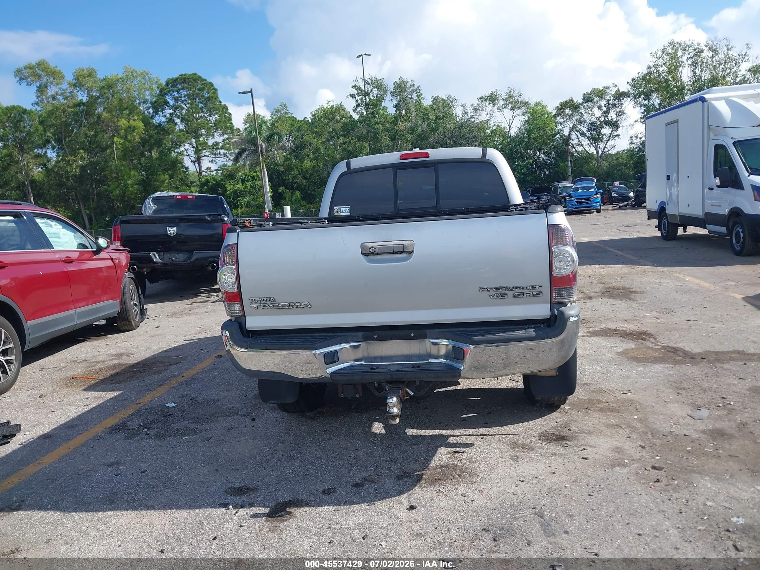 2009 Toyota Tacoma Prerunner V6 Silver vin: 3TMKU72N19M018712