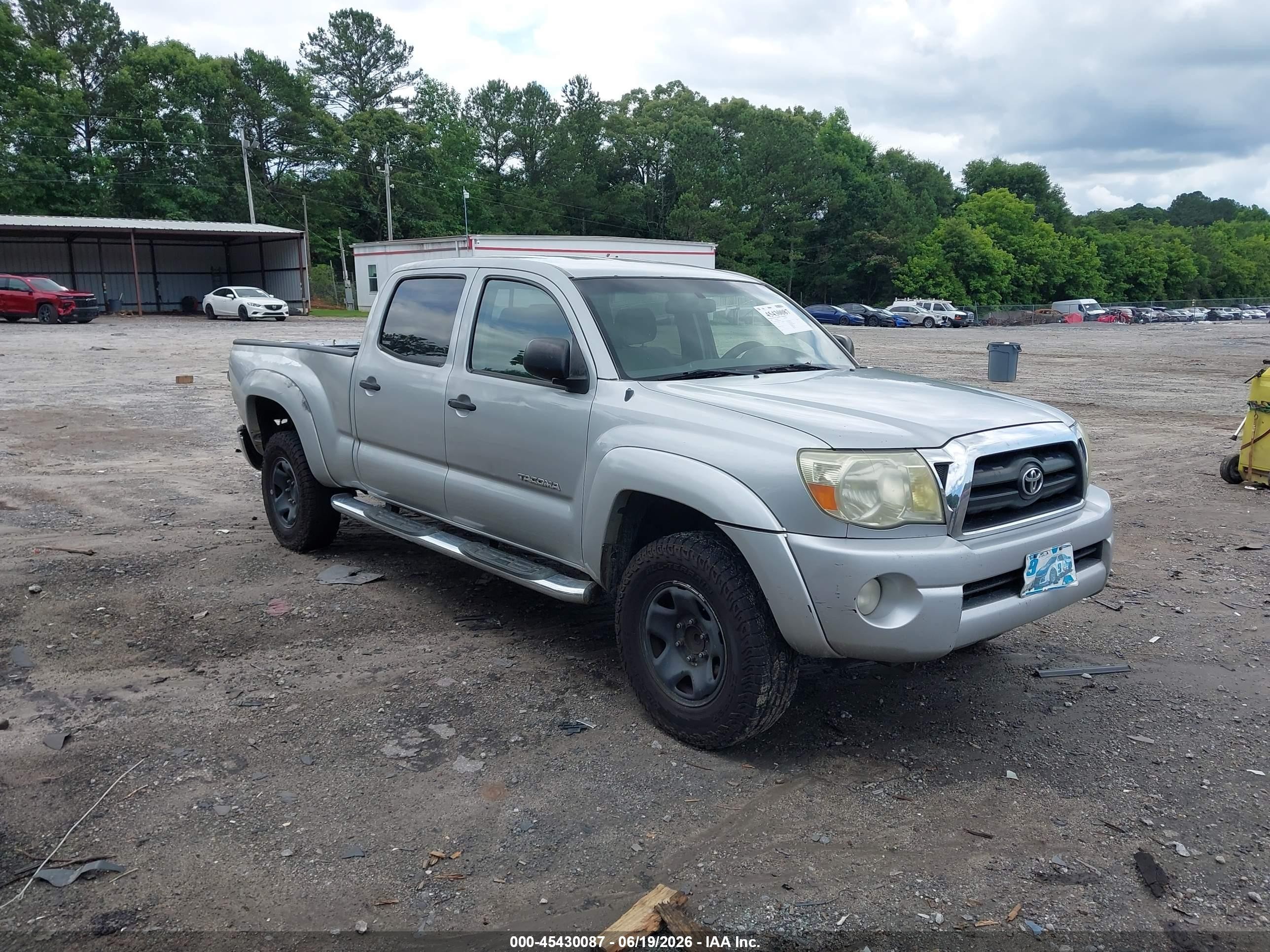 2005 Toyota Tacoma Prerunner V6 Silver vin: 3TMKU72N25M002447