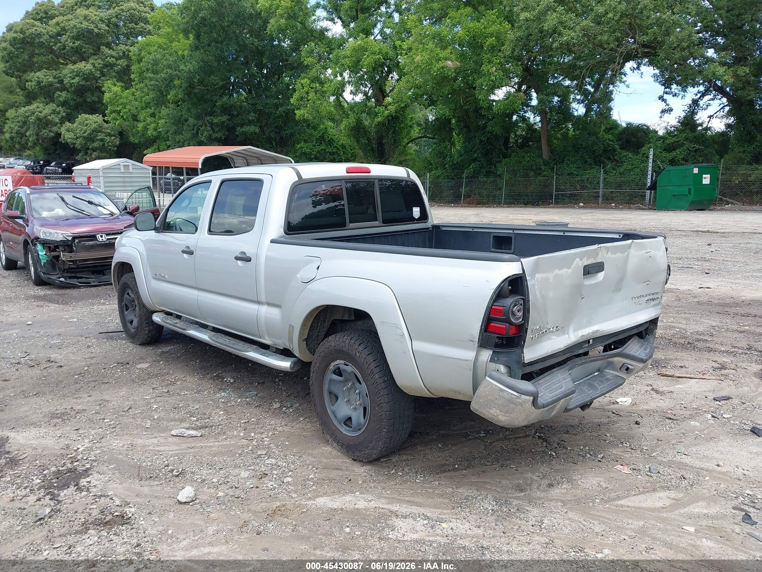 2005 Toyota Tacoma Prerunner V6 Silver vin: 3TMKU72N25M002447