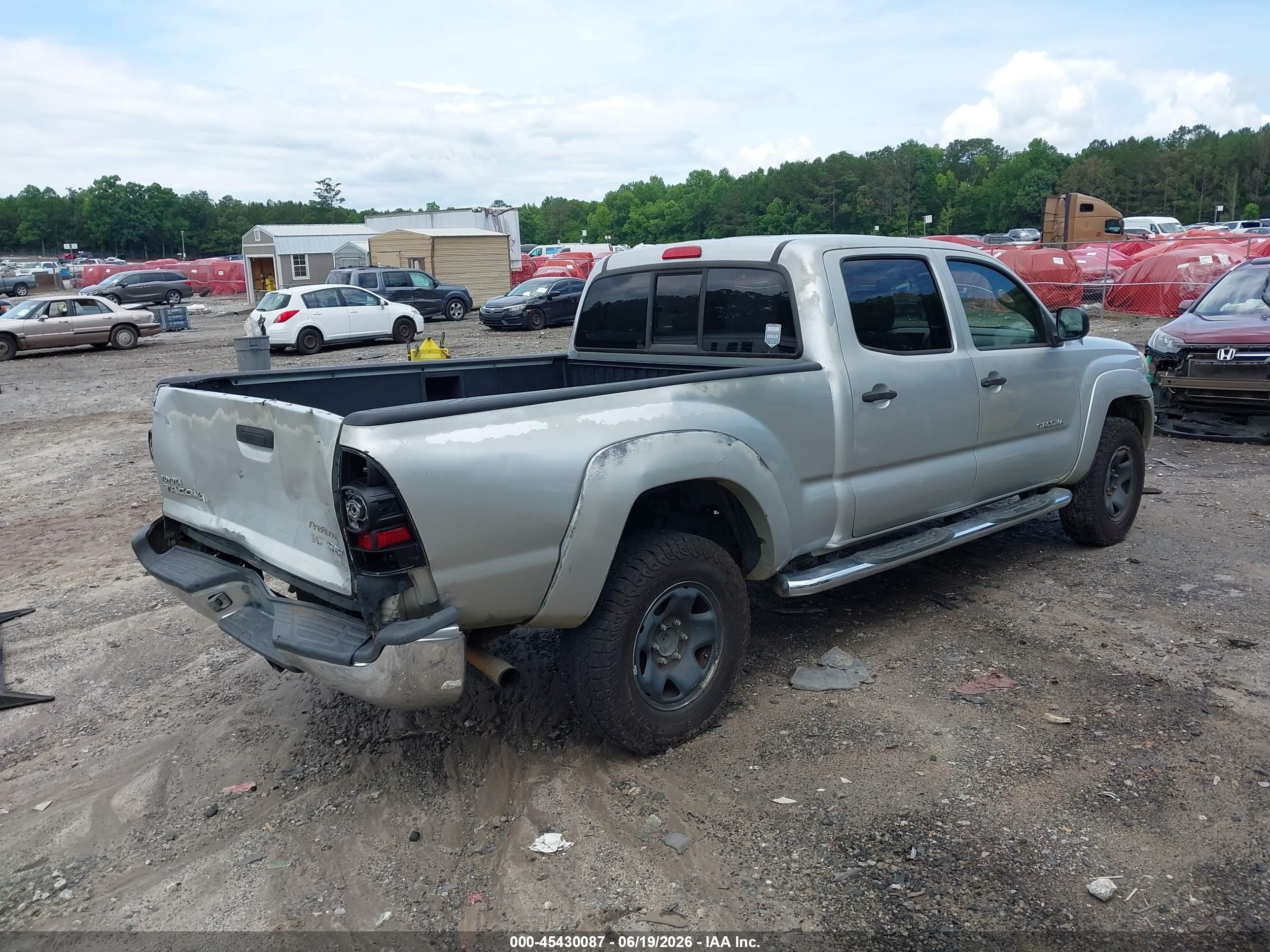 2005 Toyota Tacoma Prerunner V6 Silver vin: 3TMKU72N25M002447