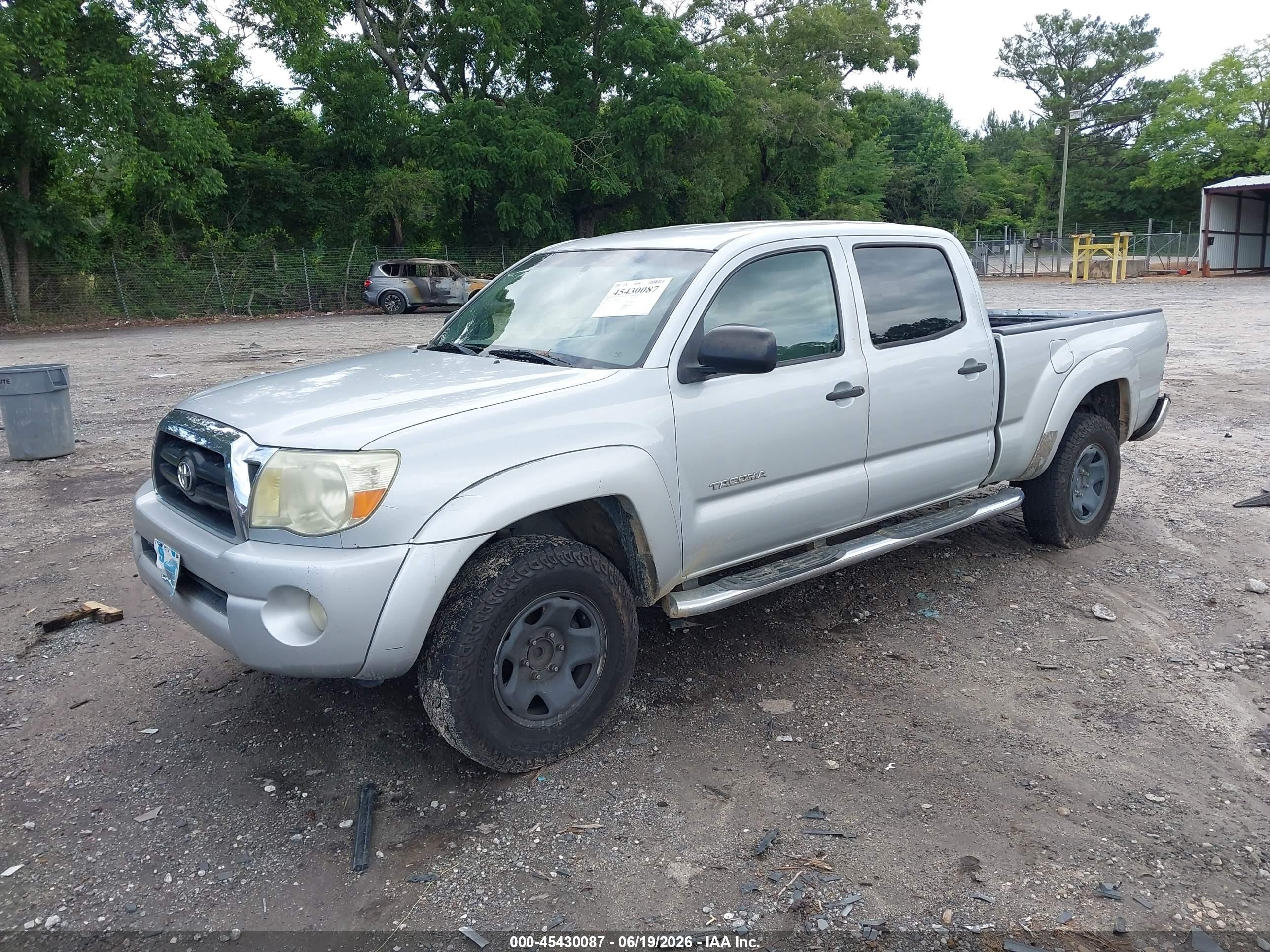 2005 Toyota Tacoma Prerunner V6 Silver vin: 3TMKU72N25M002447