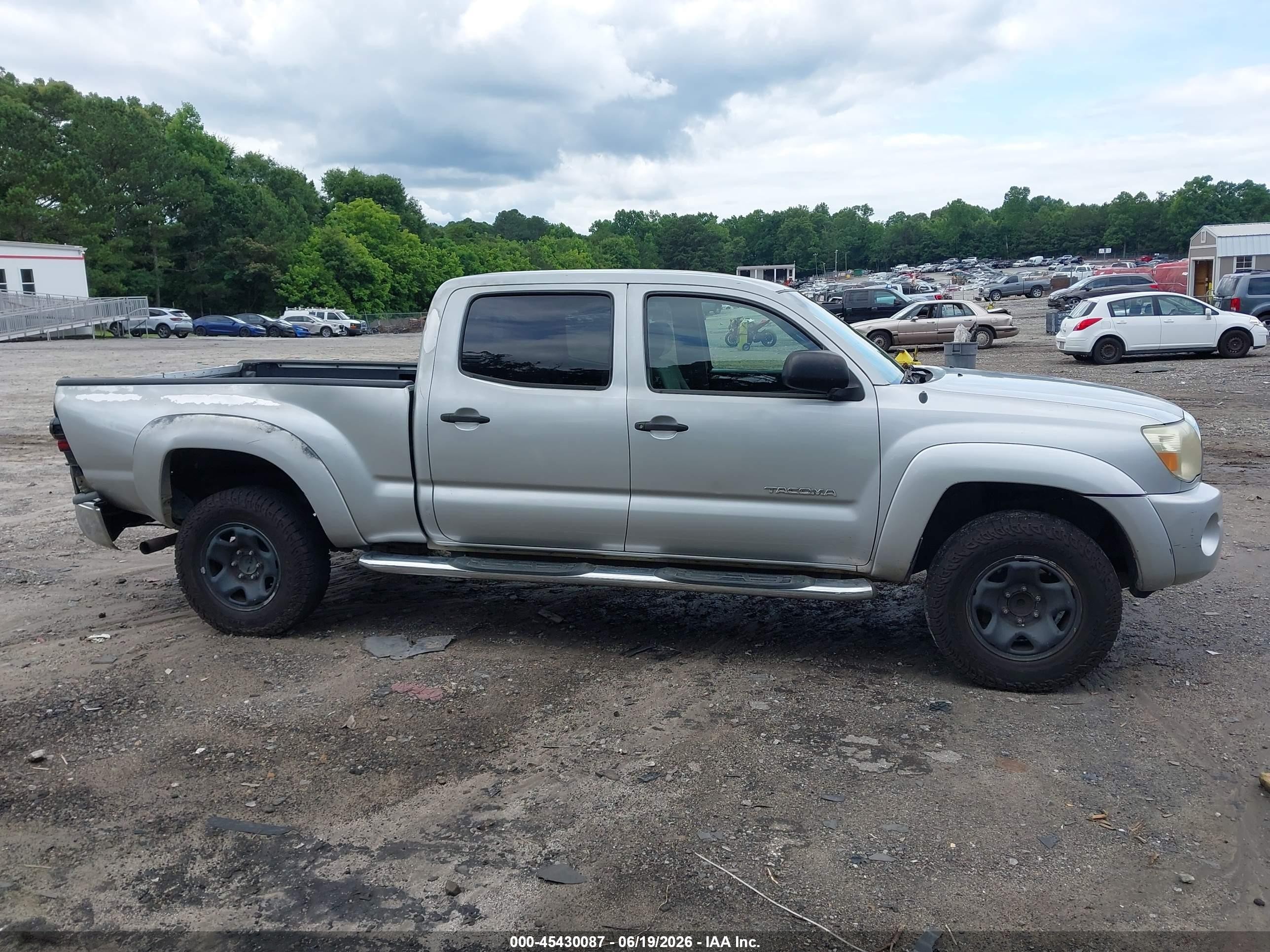 2005 Toyota Tacoma Prerunner V6 Silver vin: 3TMKU72N25M002447