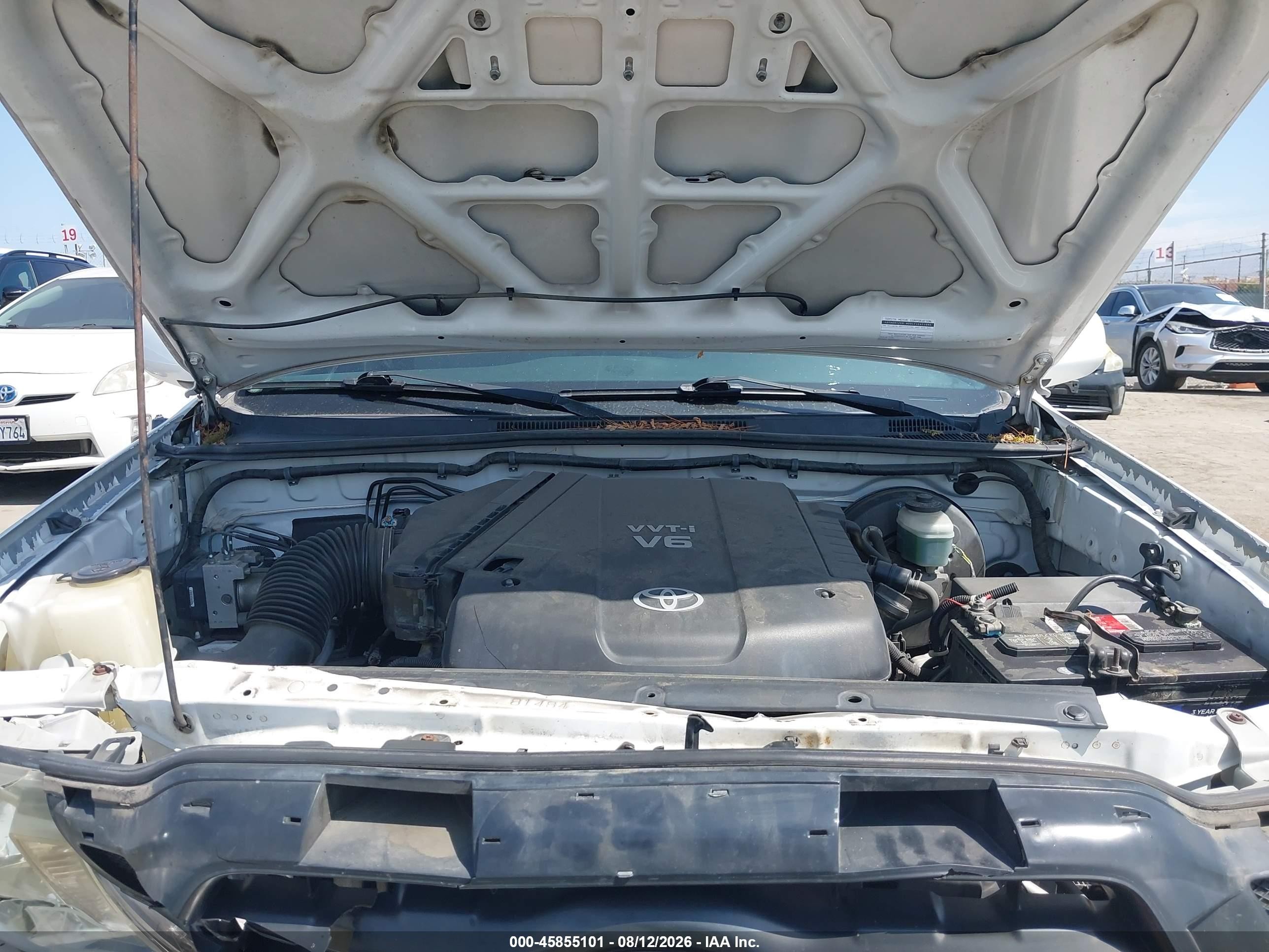 2008 Toyota Tacoma Prerunner V6 White vin: 3TMKU72N28M013985
