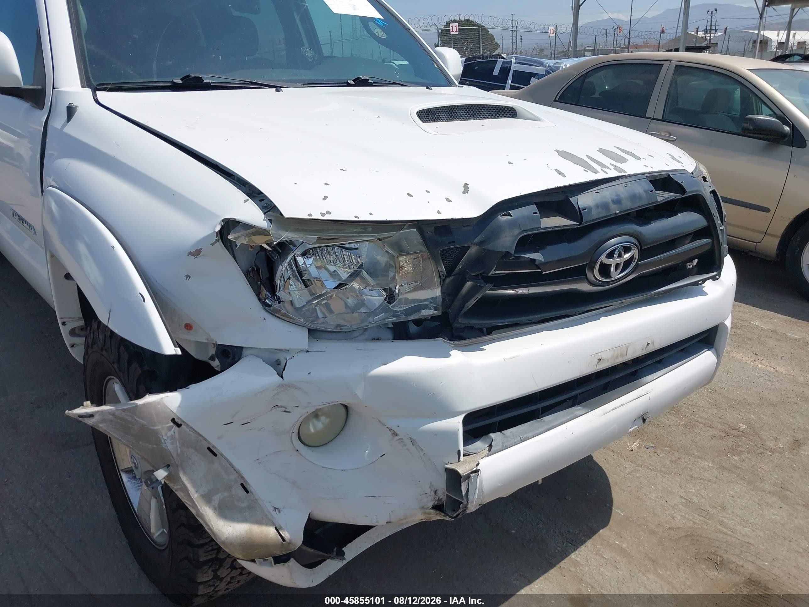 2008 Toyota Tacoma Prerunner V6 White vin: 3TMKU72N28M013985