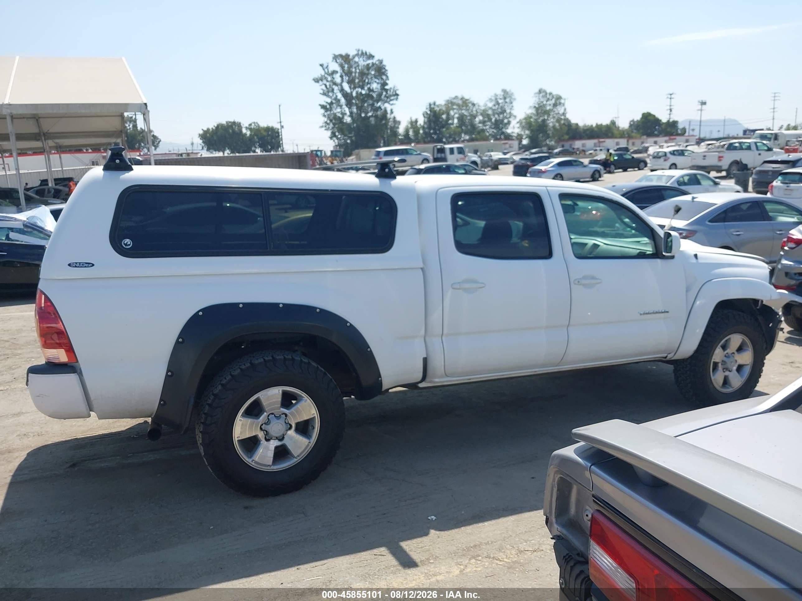 2008 Toyota Tacoma Prerunner V6 White vin: 3TMKU72N28M013985