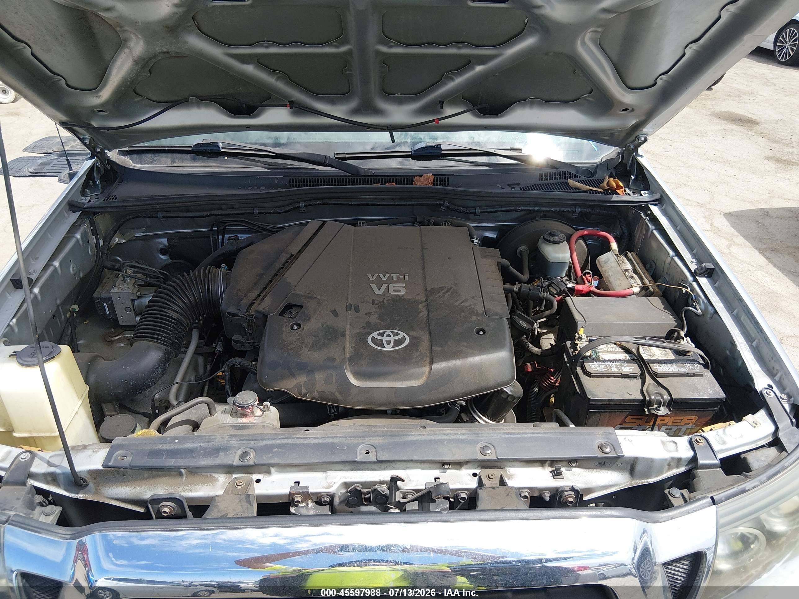 2008 Toyota Tacoma Prerunner V6 Silver vin: 3TMKU72N48M017018