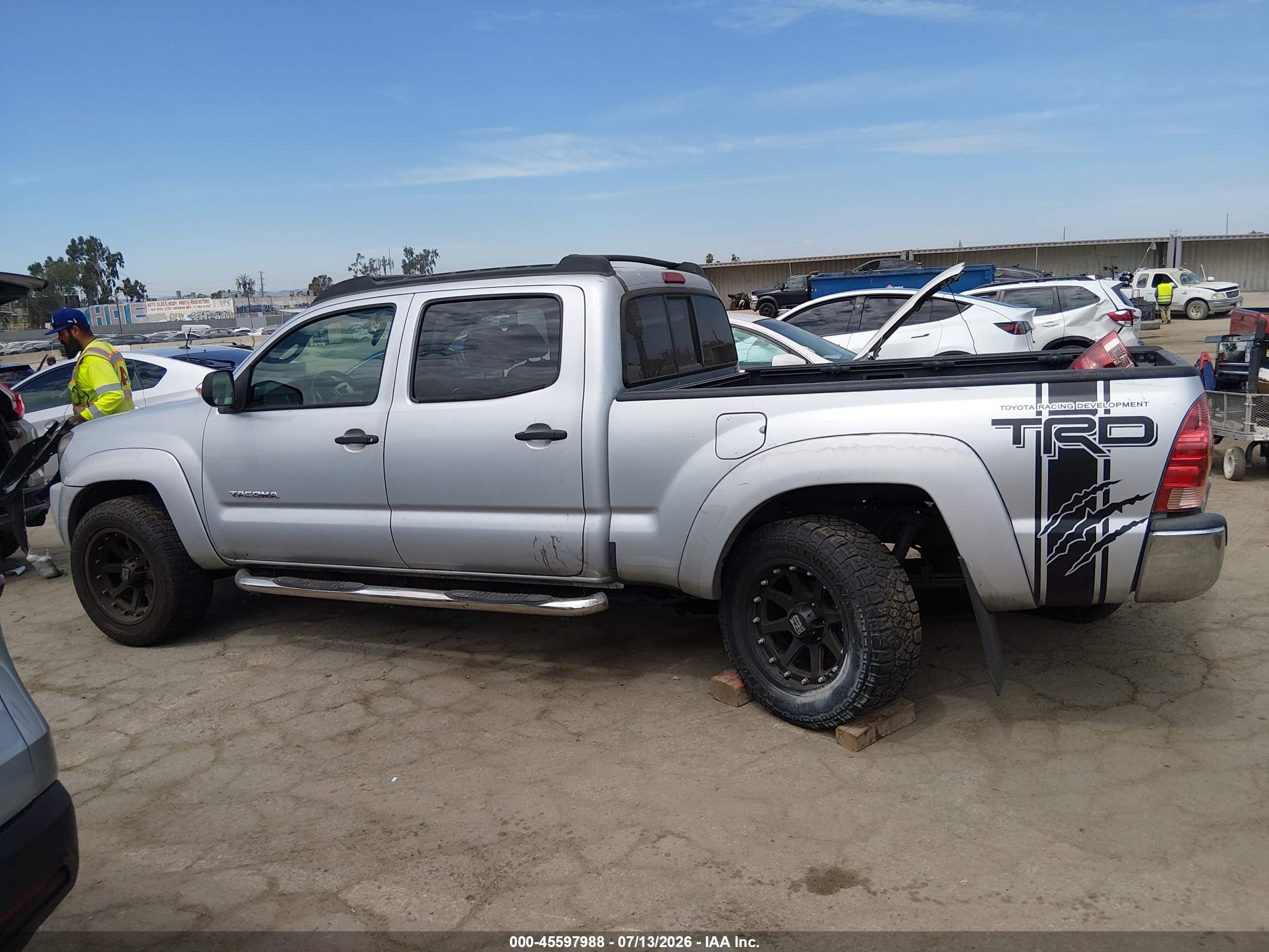 2008 Toyota Tacoma Prerunner V6 Silver vin: 3TMKU72N48M017018