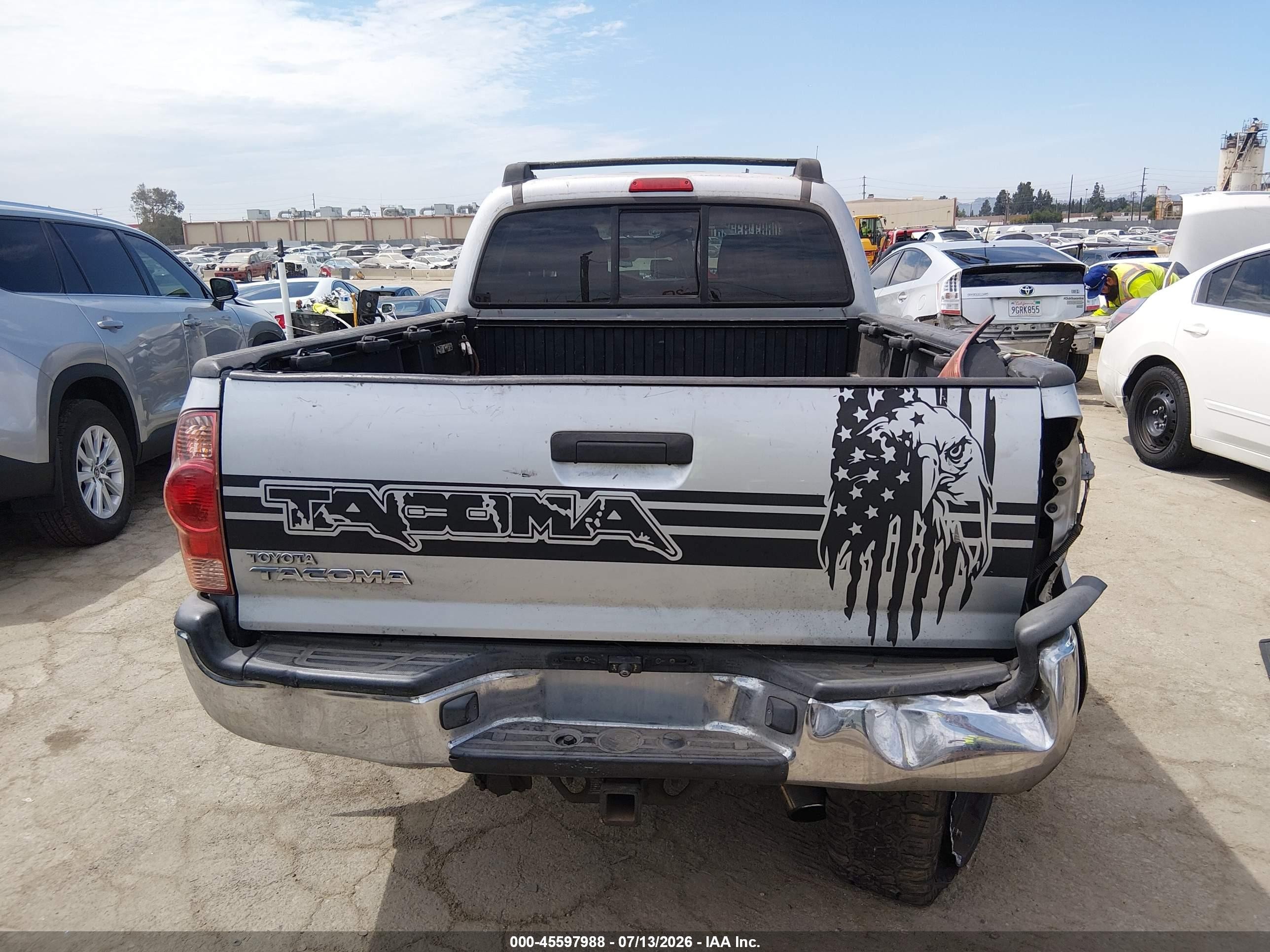 2008 Toyota Tacoma Prerunner V6 Silver vin: 3TMKU72N48M017018