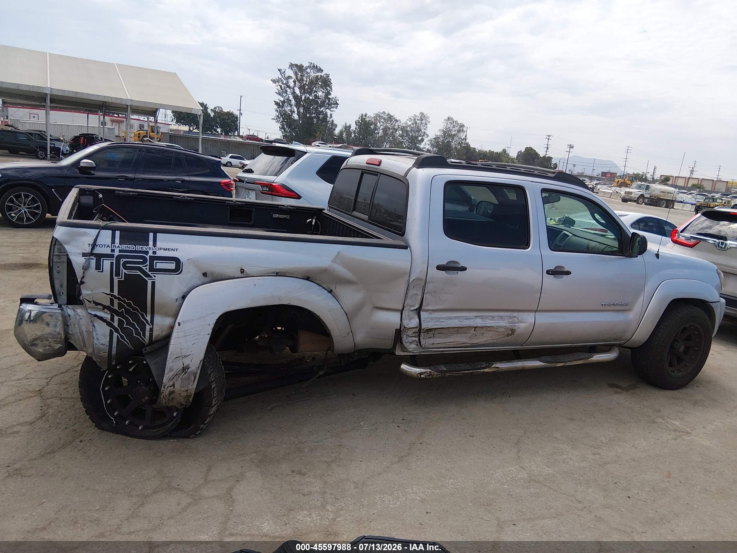 2008 Toyota Tacoma Prerunner V6 Silver vin: 3TMKU72N48M017018