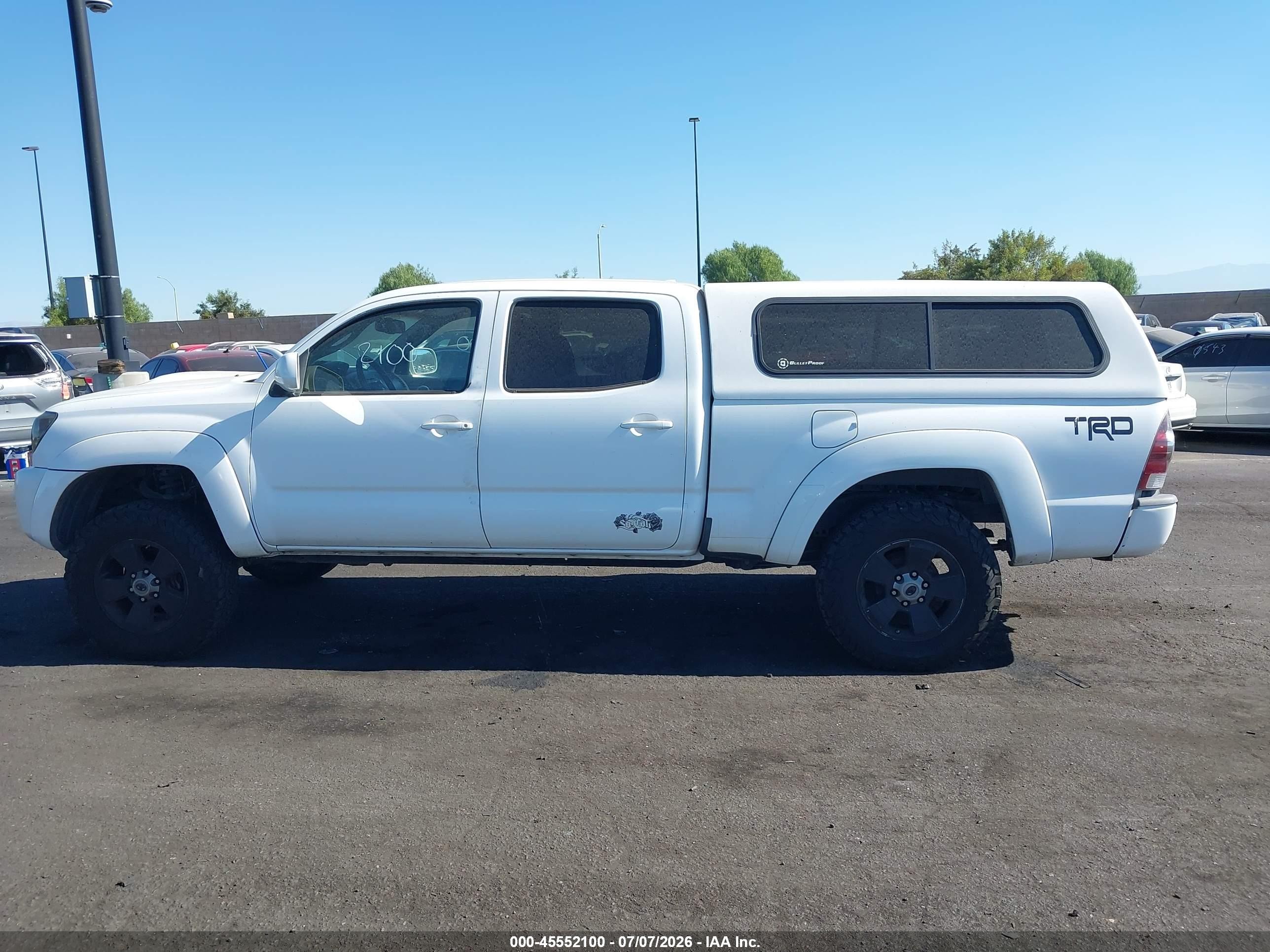 2009 Toyota Tacoma Prerunner V6 White vin: 3TMKU72N49M019711