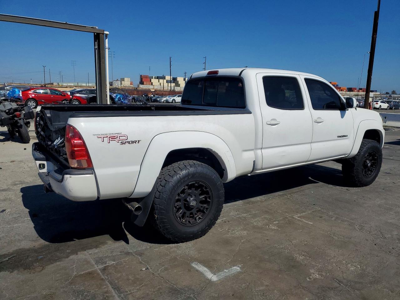 2006 Toyota Tacoma Double Cab Prerunner Long Bed White vin: 3TMKU72N56M007031