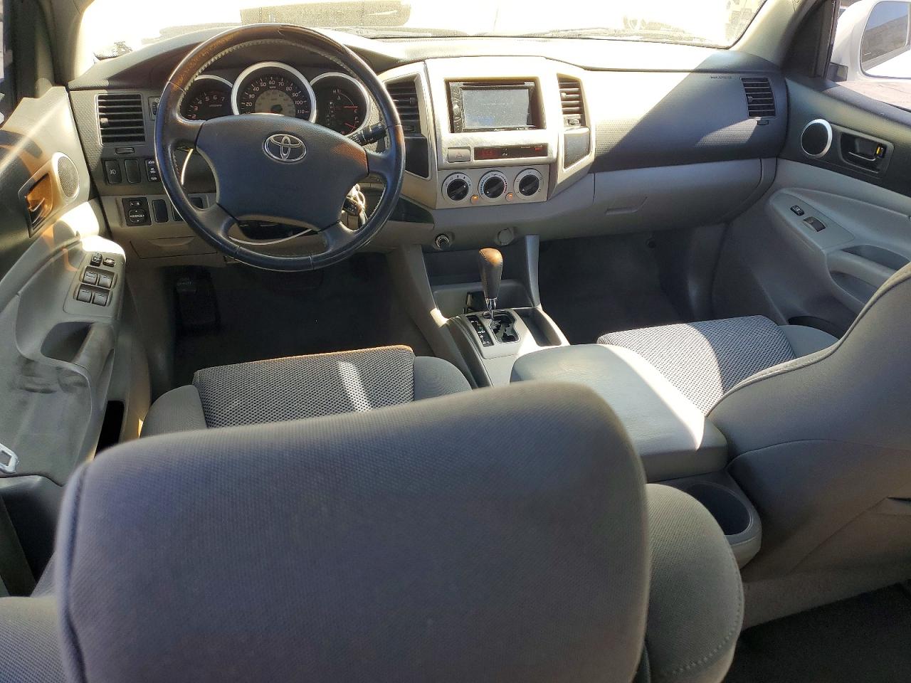 2006 Toyota Tacoma Double Cab Prerunner Long Bed White vin: 3TMKU72N56M007031
