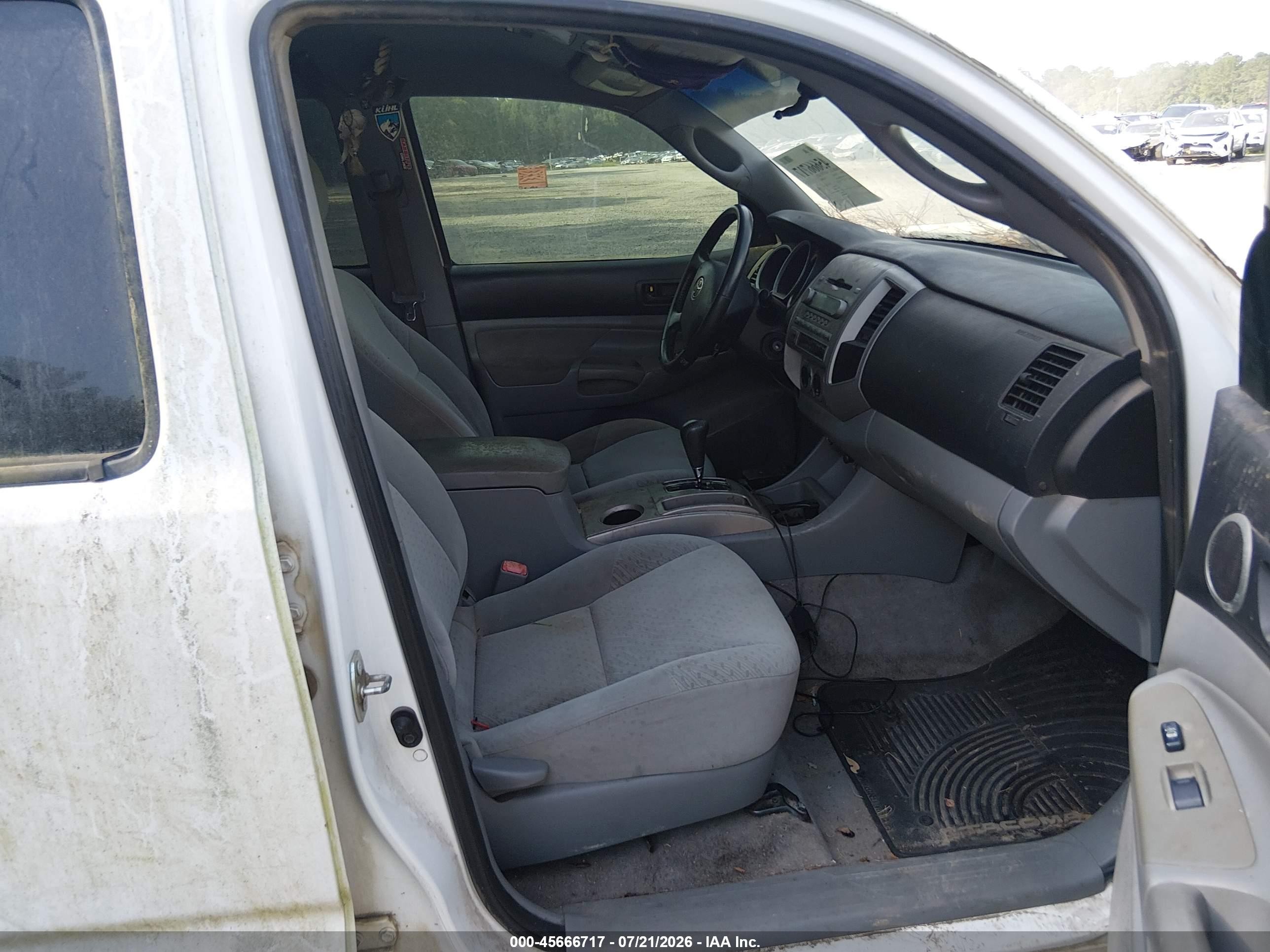 2008 Toyota Tacoma Prerunner V6 White vin: 3TMKU72N58M013768