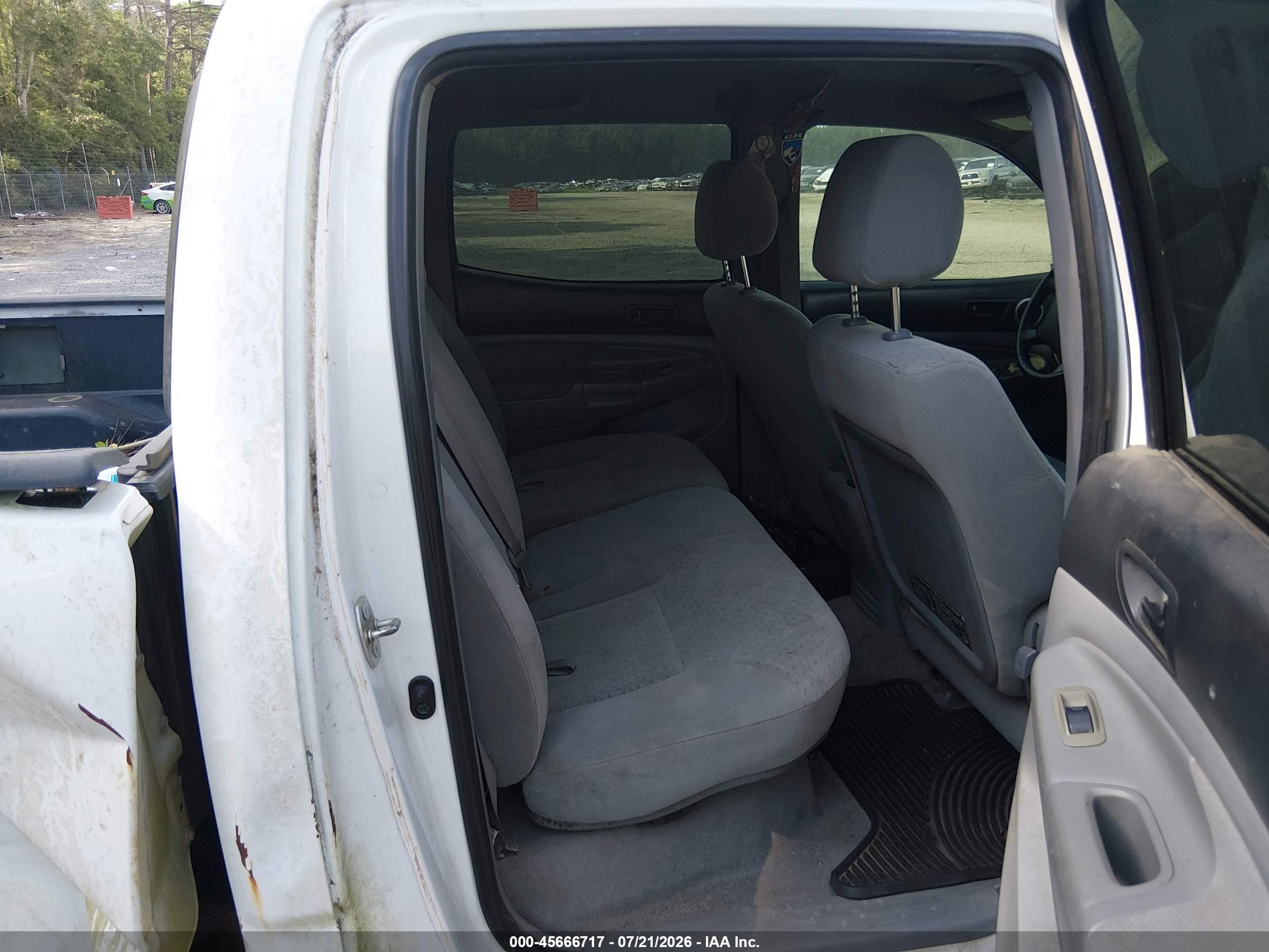 2008 Toyota Tacoma Prerunner V6 White vin: 3TMKU72N58M013768